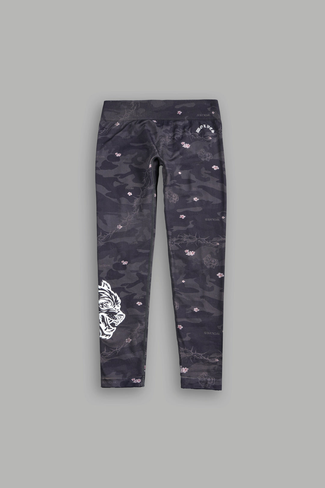 Wolf Chopper Hadley Soft Seamless Leggings in Warrior in a Garden Black Camo
