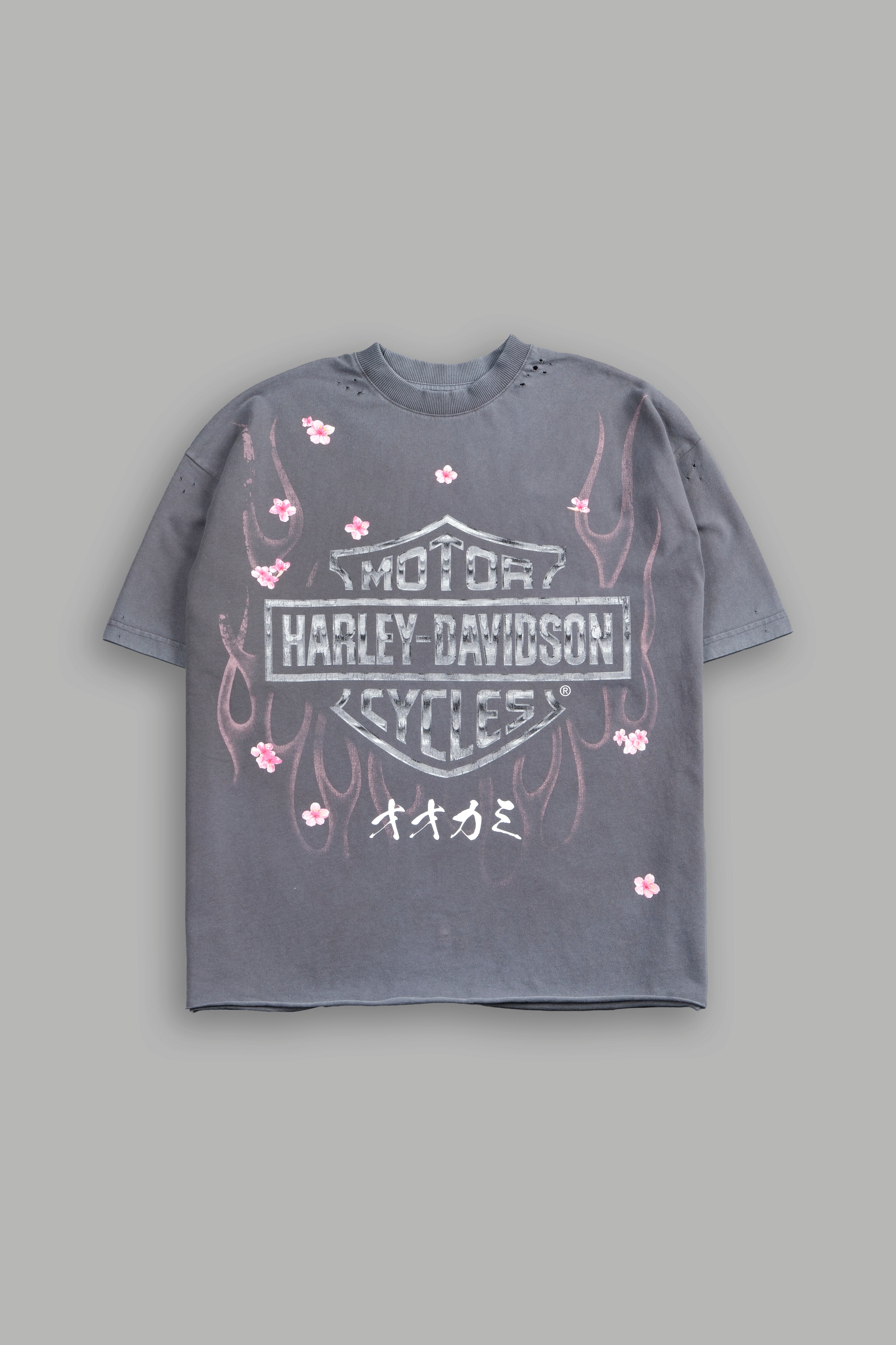 Darc Blossom Distressed Grunge Mid Length Raw Hem Tee in Slate Gray