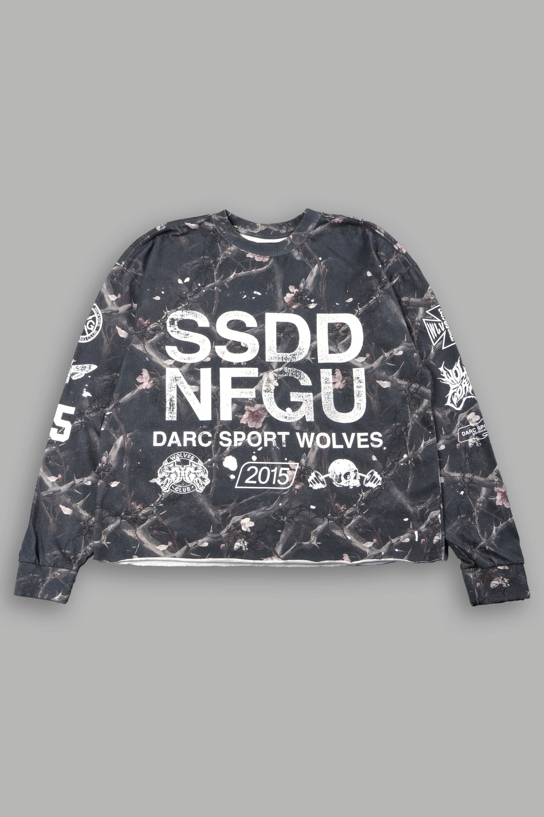 Club Core Grunge Mid Length Raw Hem Ls Tee In All Of Us Camo