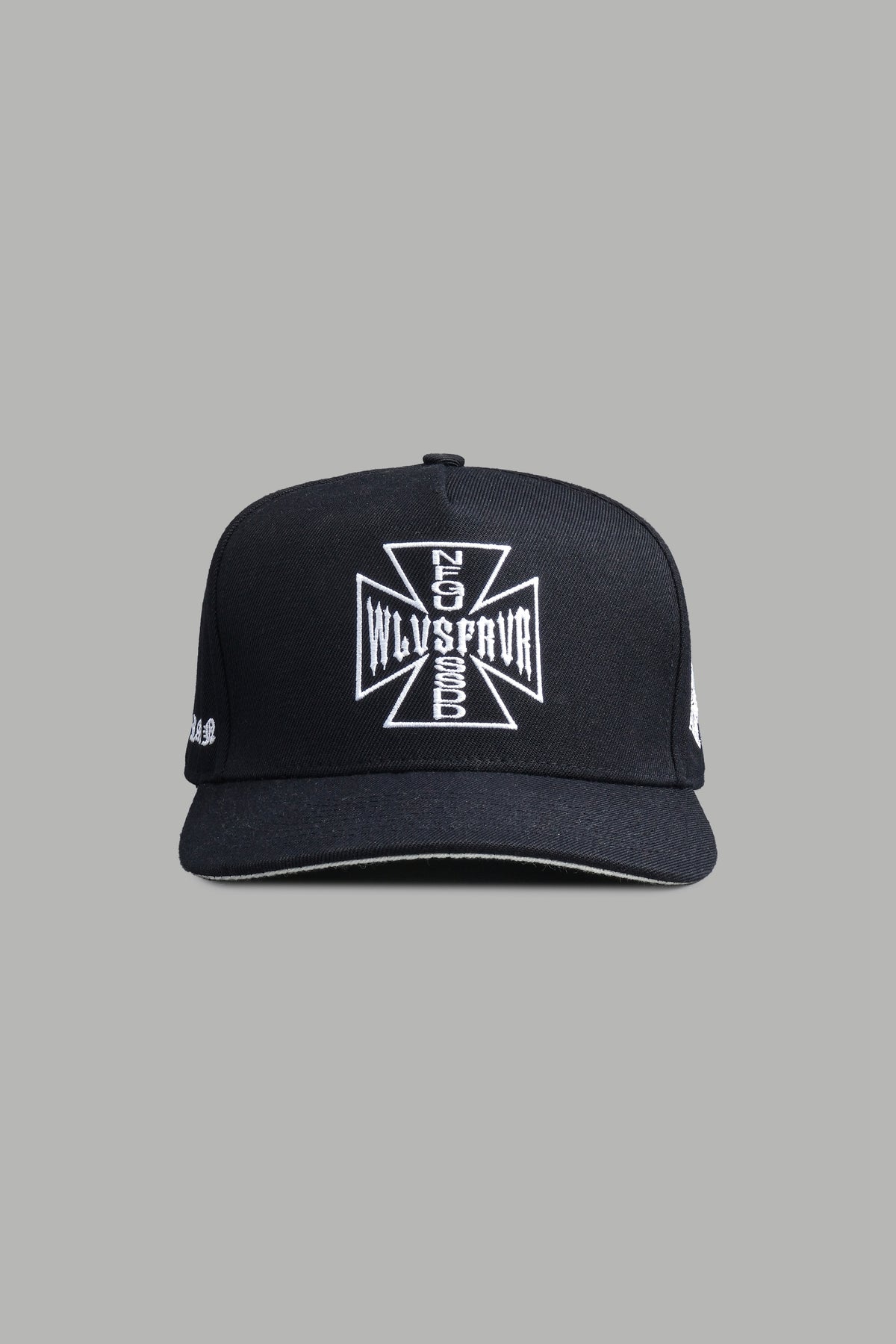 Darc Corazon Snapback In Black
