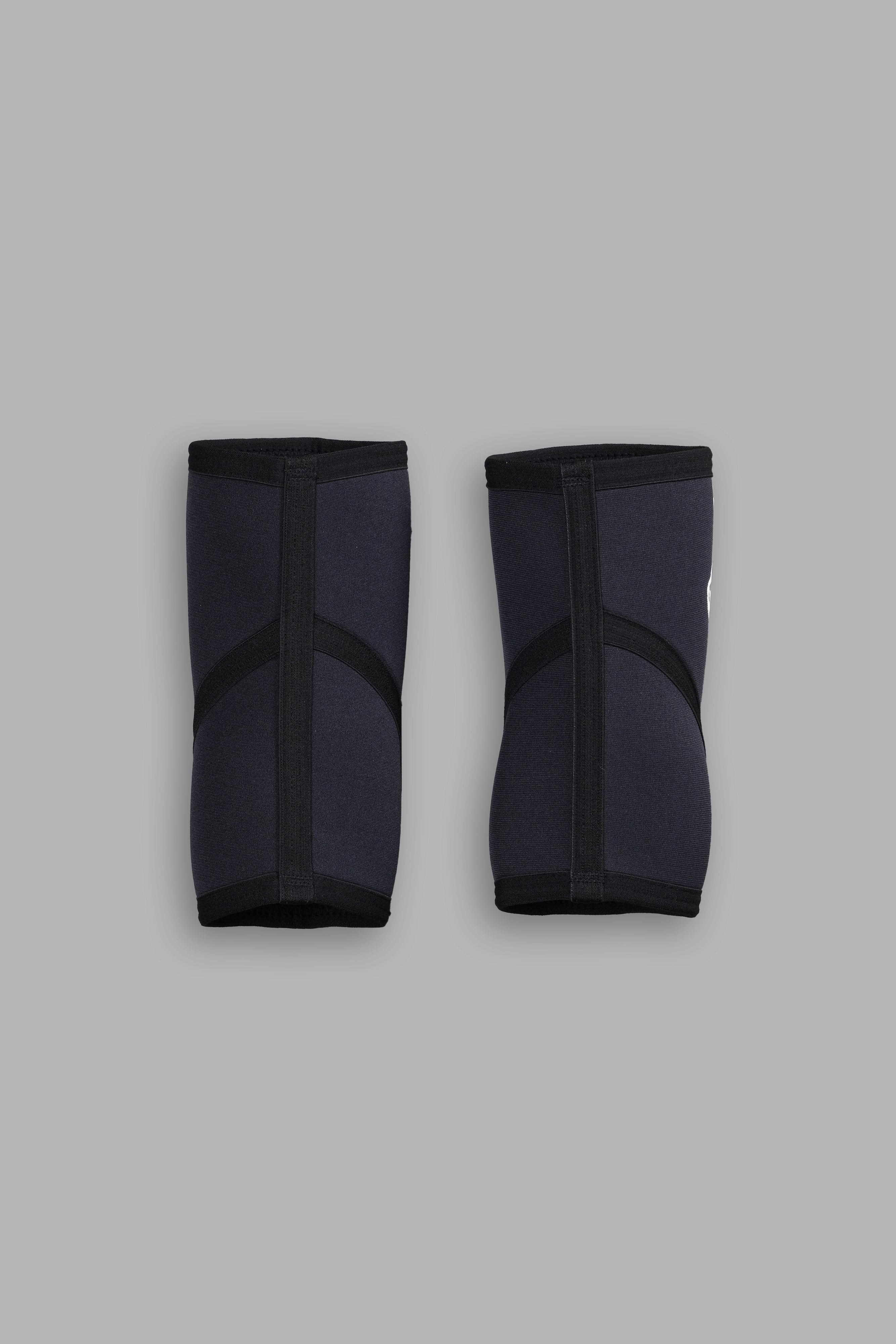 Wolf Head Elbow Sleeves in Black