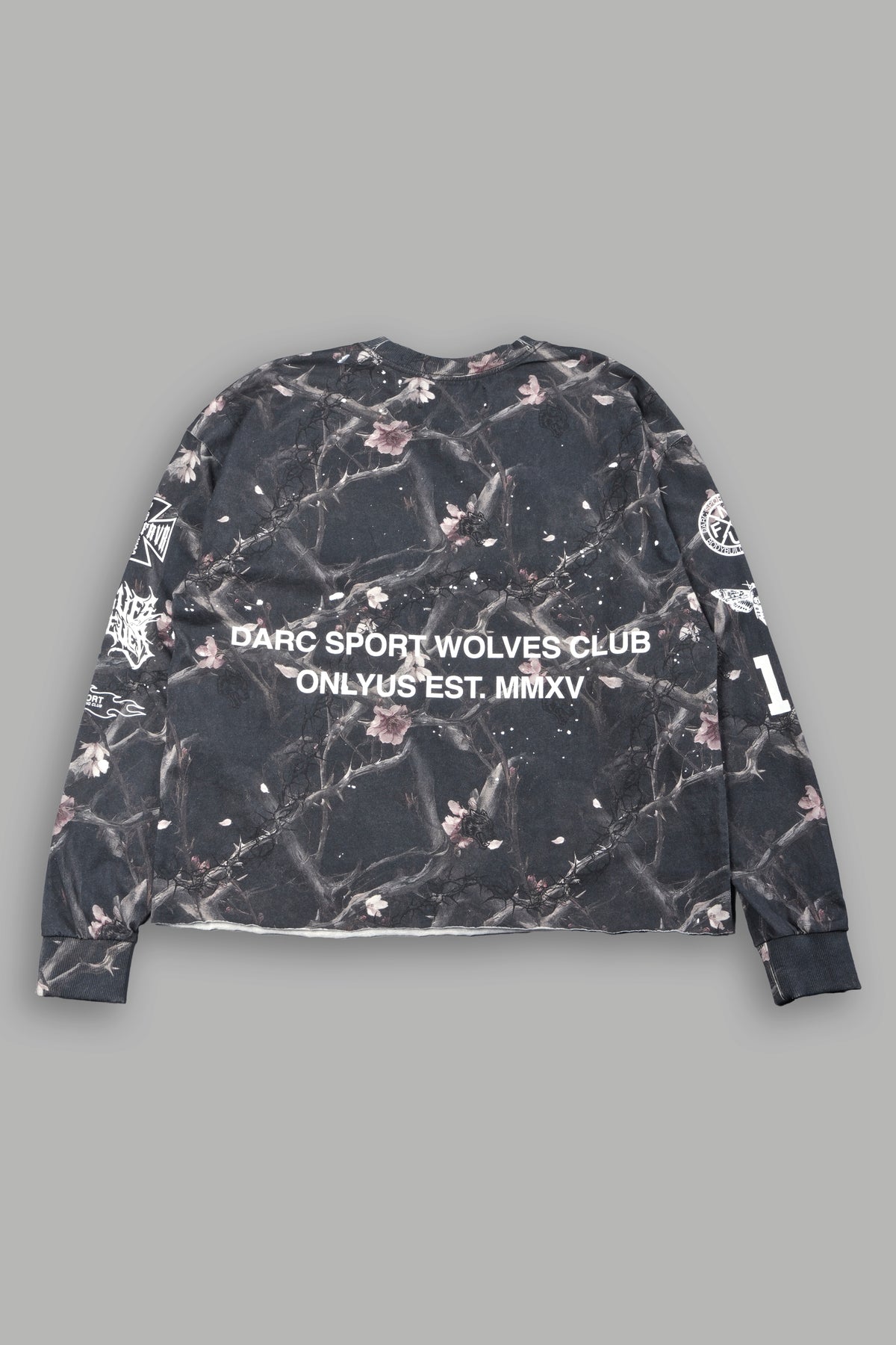 Club Core Grunge Mid Length Raw Hem Ls Tee In All Of Us Camo