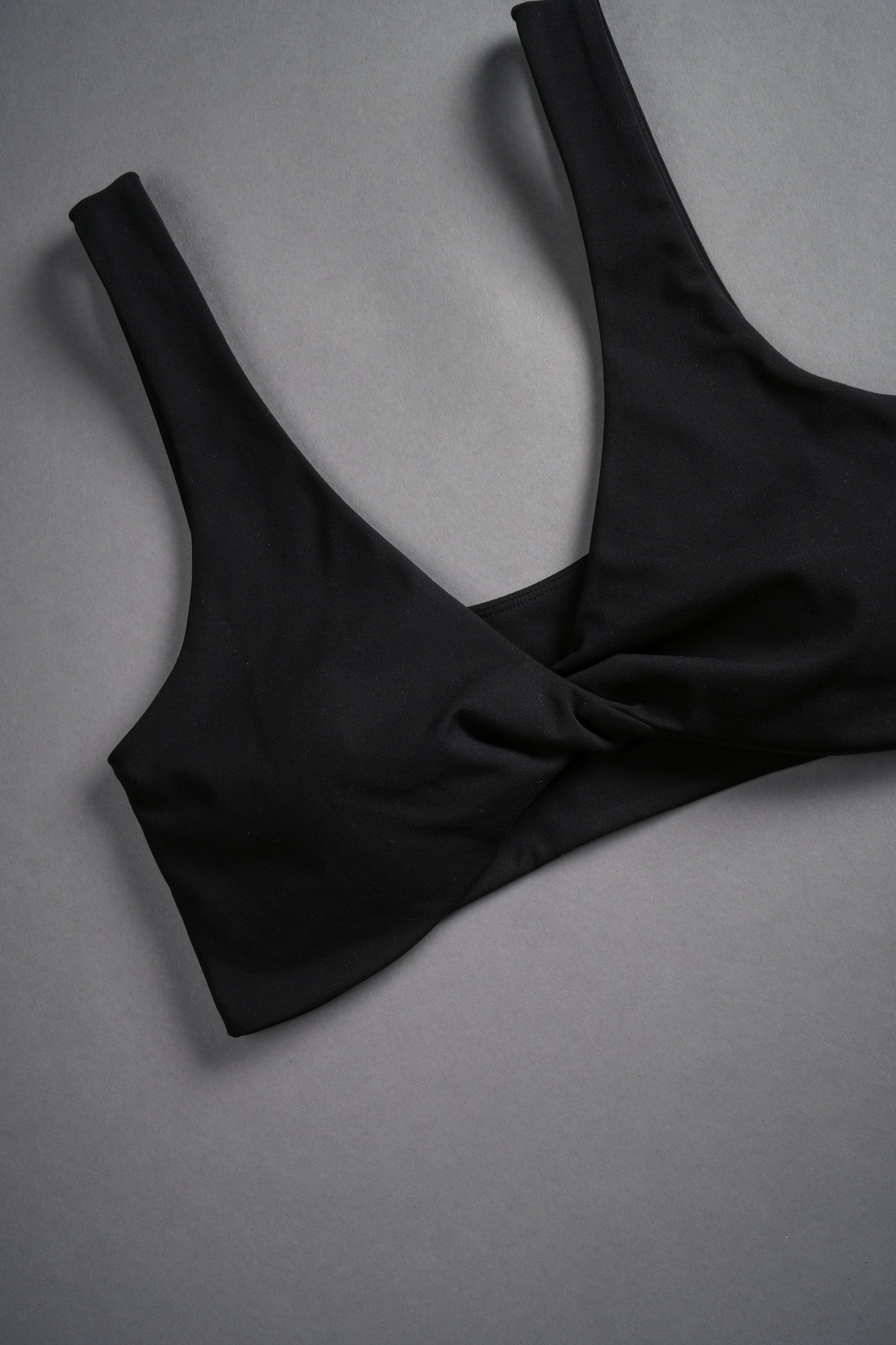 Loyalty "Twist" Energy Bra in Black