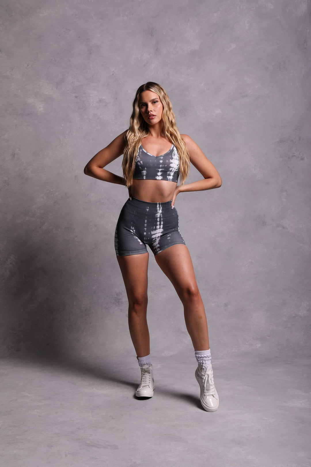 Dual "Everson Seamless" Sports Bra in Wolf Gray Serpent
