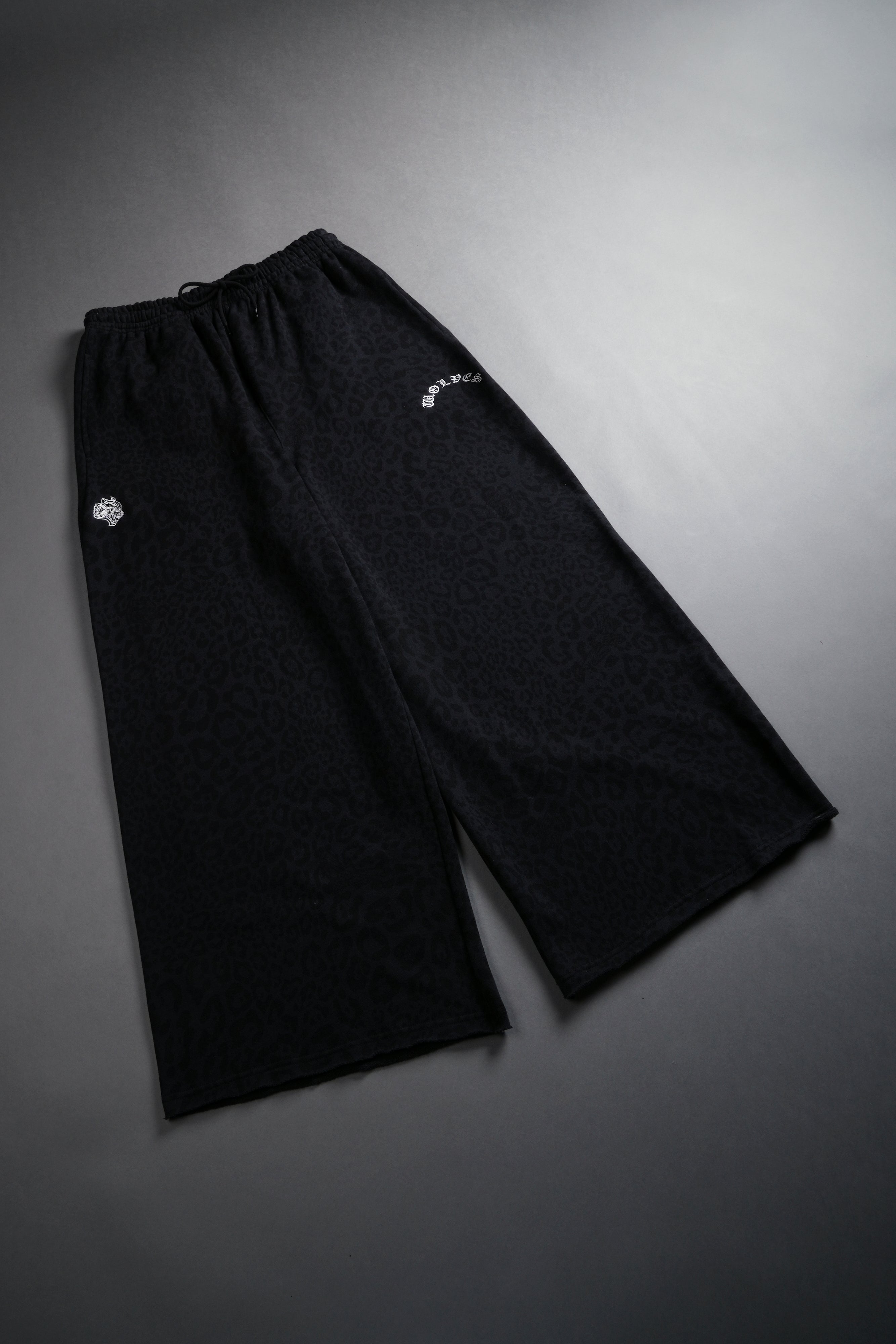 Always Oversized Omen Sweat Pants in Charcoal Leopard