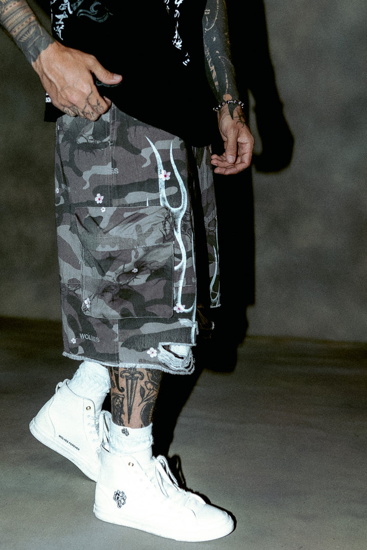 Darc Blossom Duke Cargo Shorts in Warrior In A Garden Green Camo