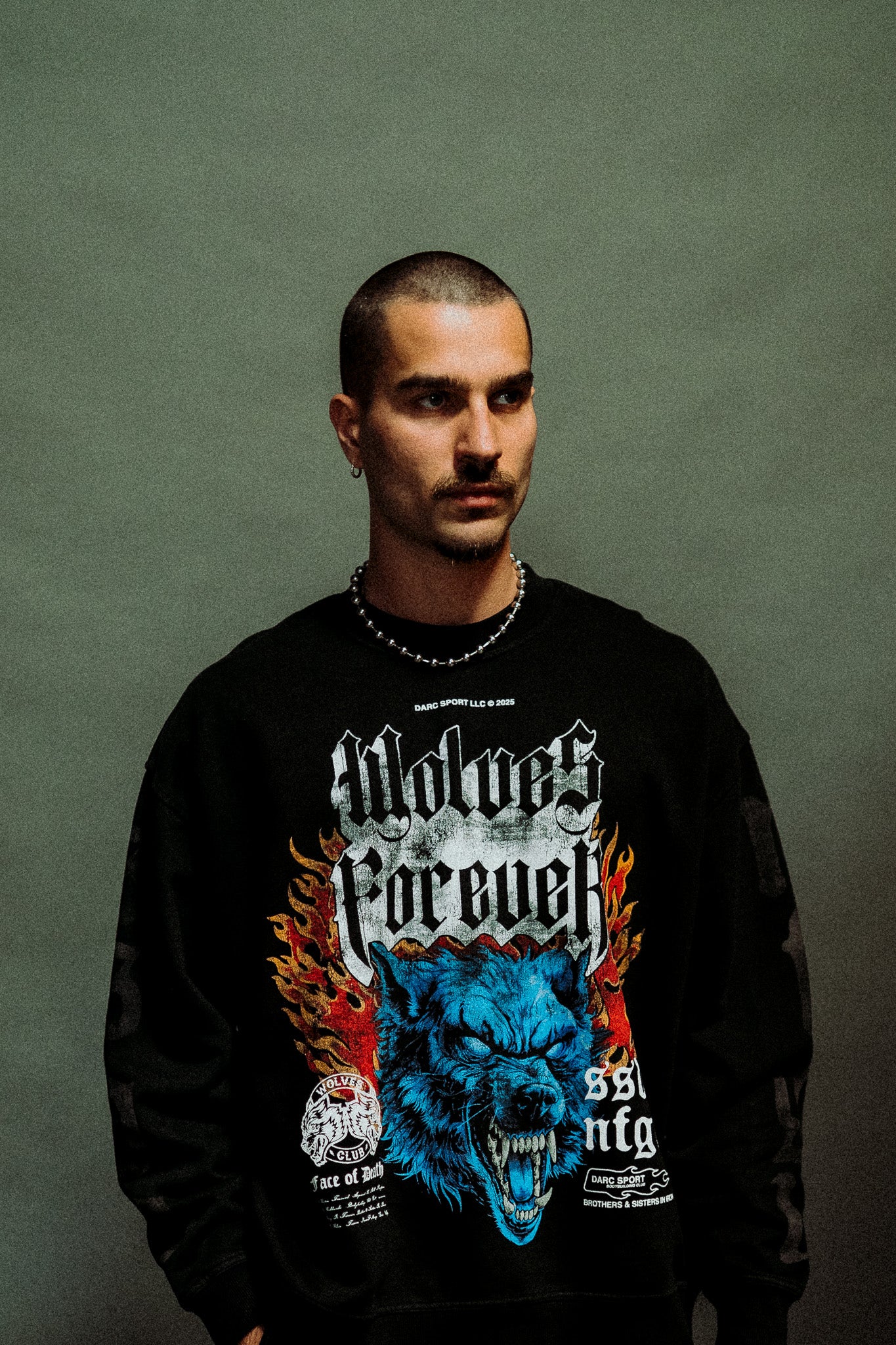 Death Wolf Grunge Oversized London Crewneck in Black