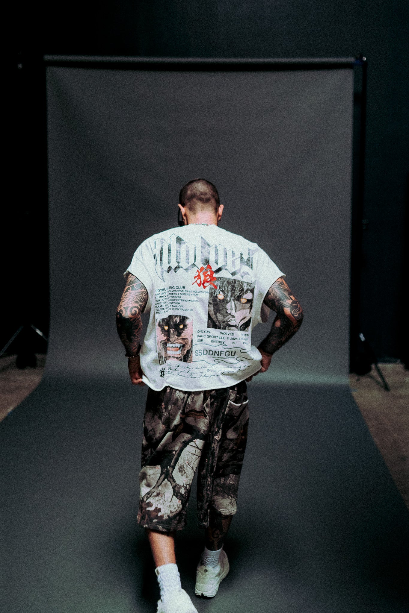 Hanma Legacy Grunge Cut-Off Tee in Cream