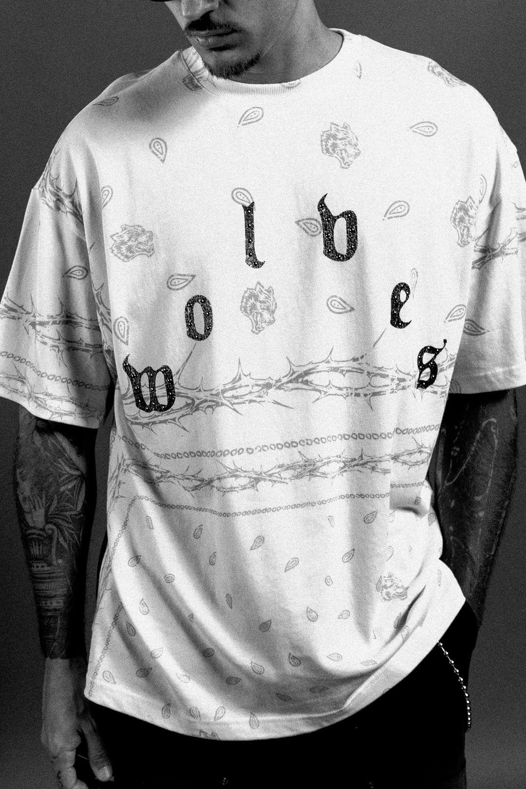 Studded Wolves Pyramid Premium Oversized Tee in Cream Thorn Paisley