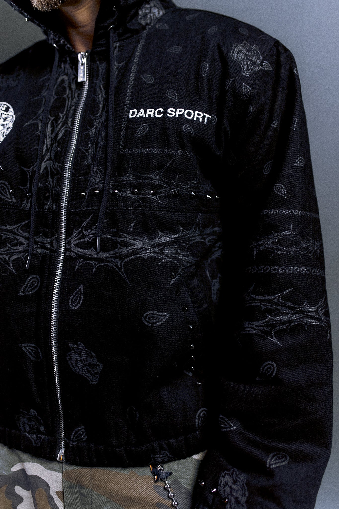 Darc Sport Wolves Club Calaway Jacket in Black Thorn Paisley