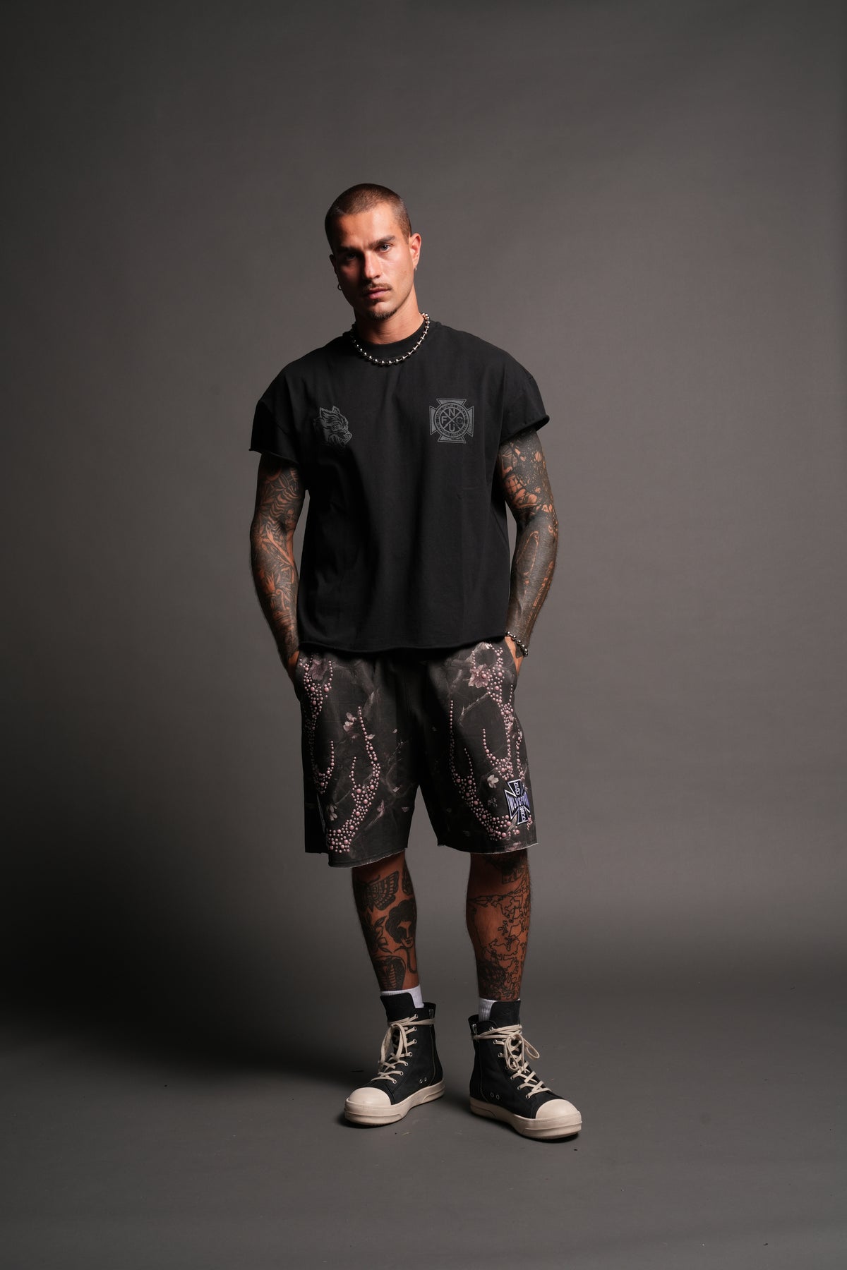 Wolves Club Cherub Grunge Mid Length Raw Hem Cap Sleeve Tee In Black