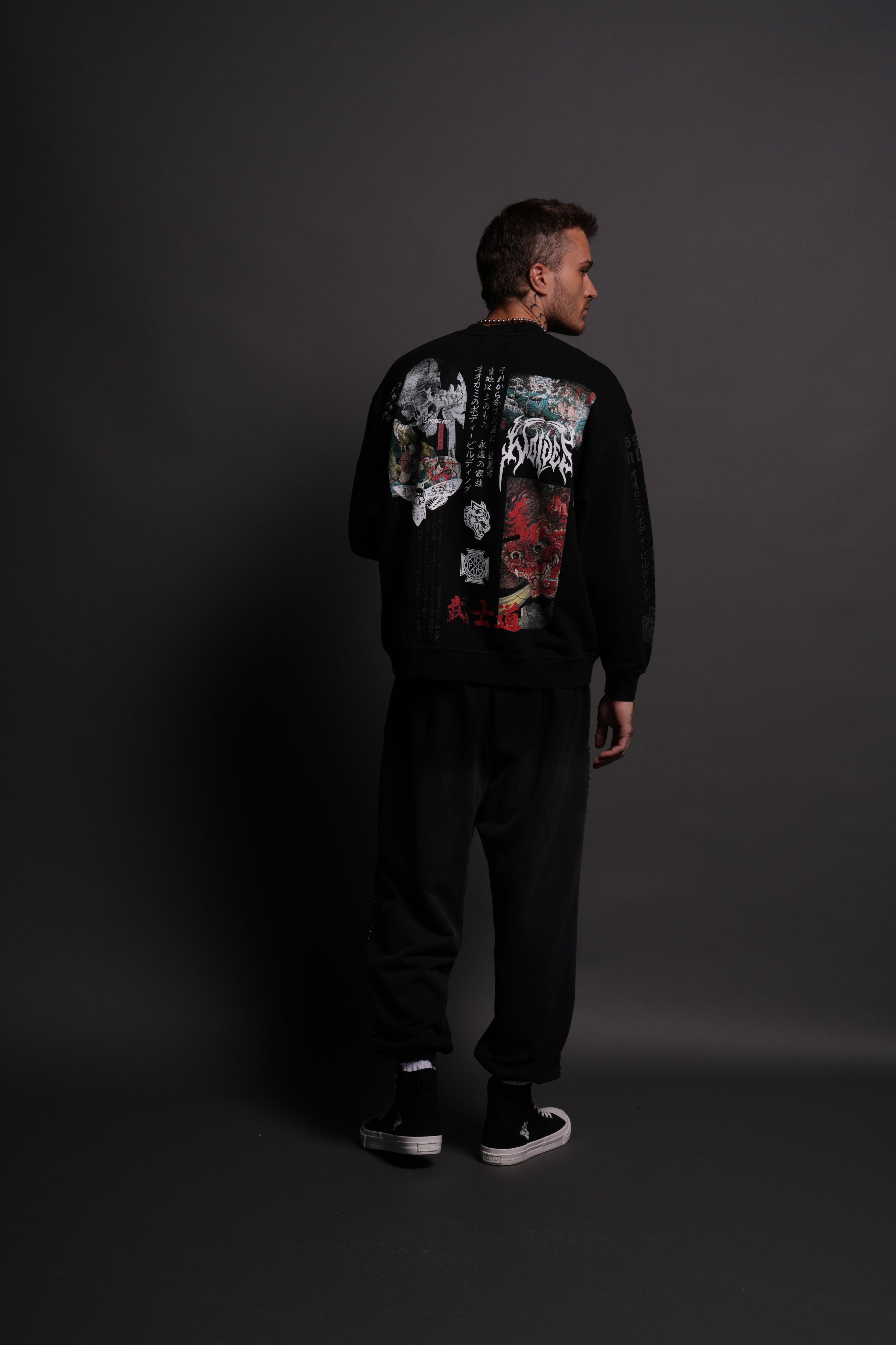 Ukiyo-e Grunge Oversized London Crewneck in Black