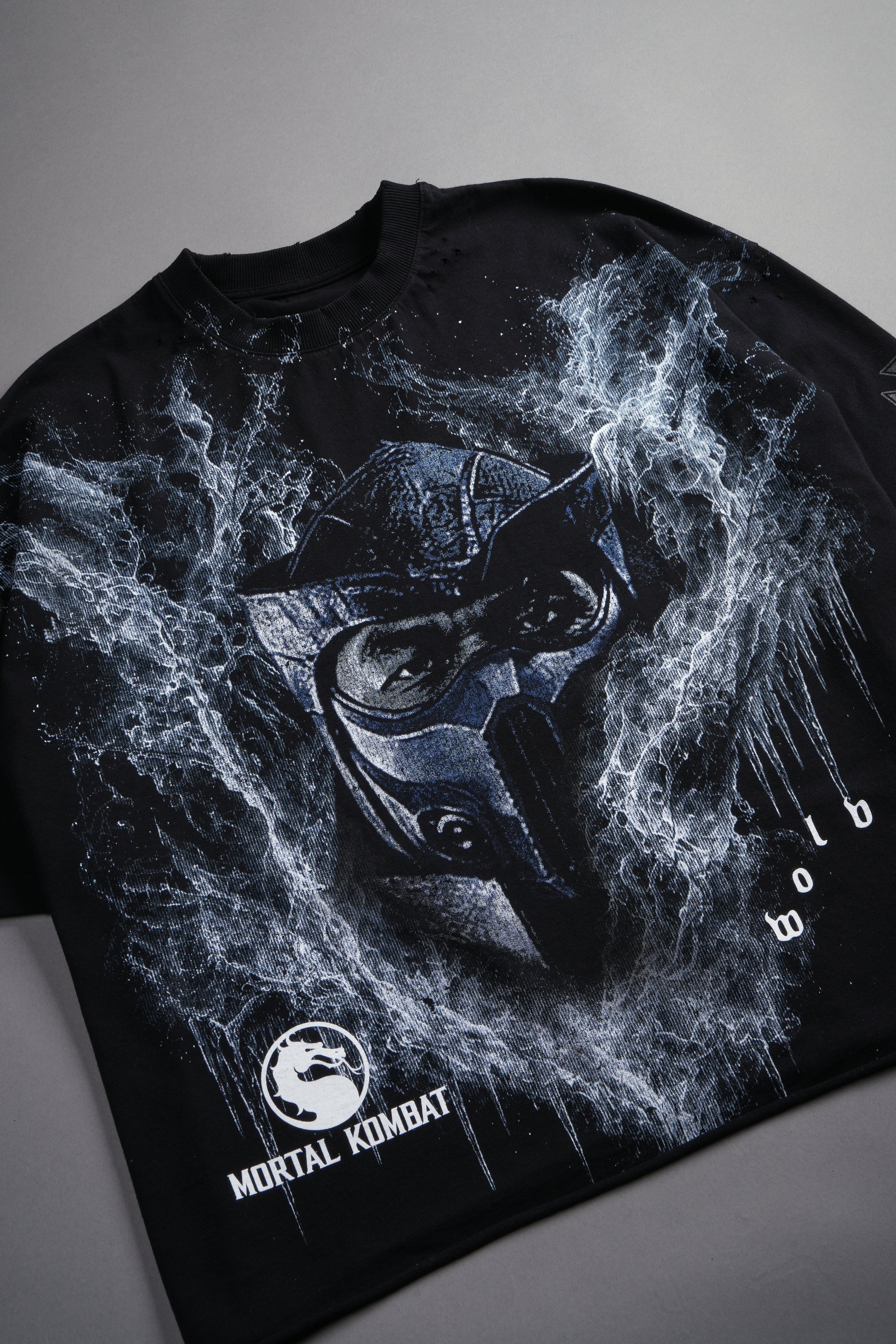 Sub-Zero Distressed Grunge Box Cut Tee V2 in Black