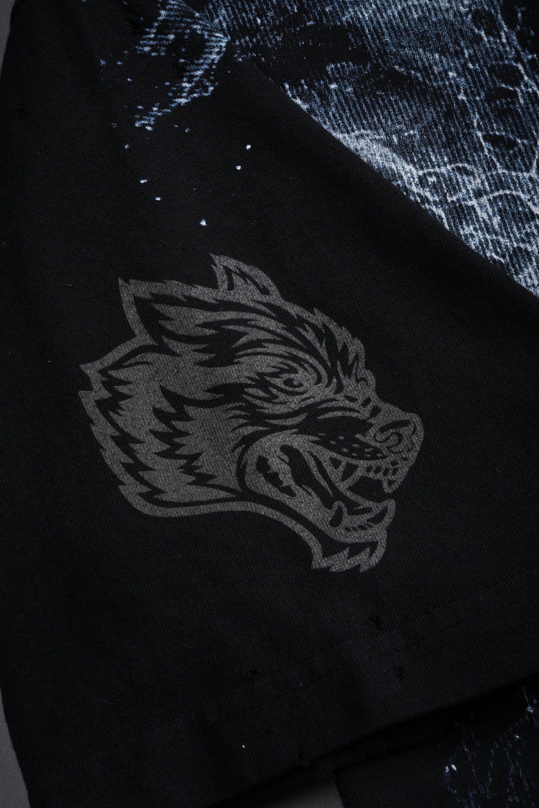 Sub-Zero Distressed Grunge Box Cut Tee V2 in Black