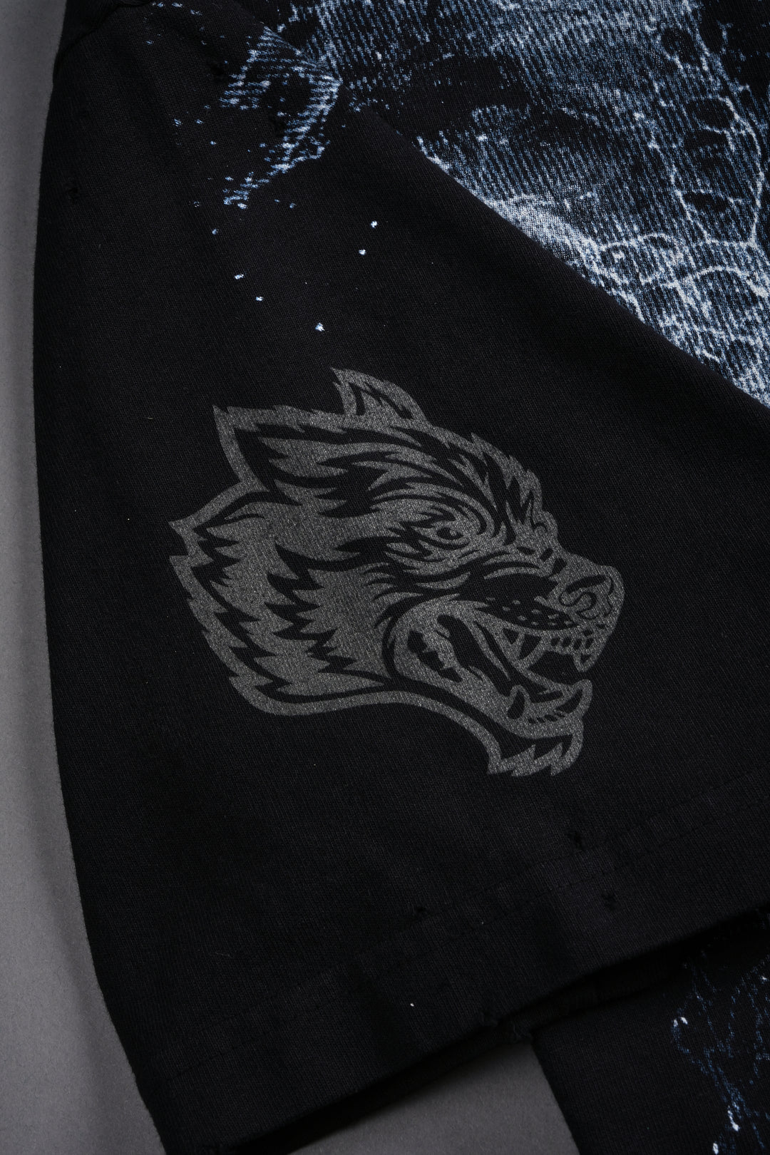 Sub-Zero Distressed Grunge Box Cut Tee V2 in Black