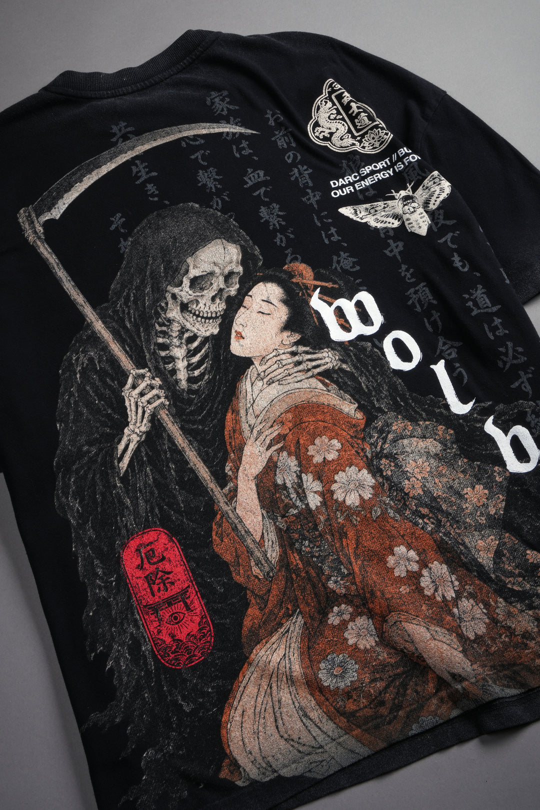 Shinigami'S Embrace Premium Oversized Tee in Black