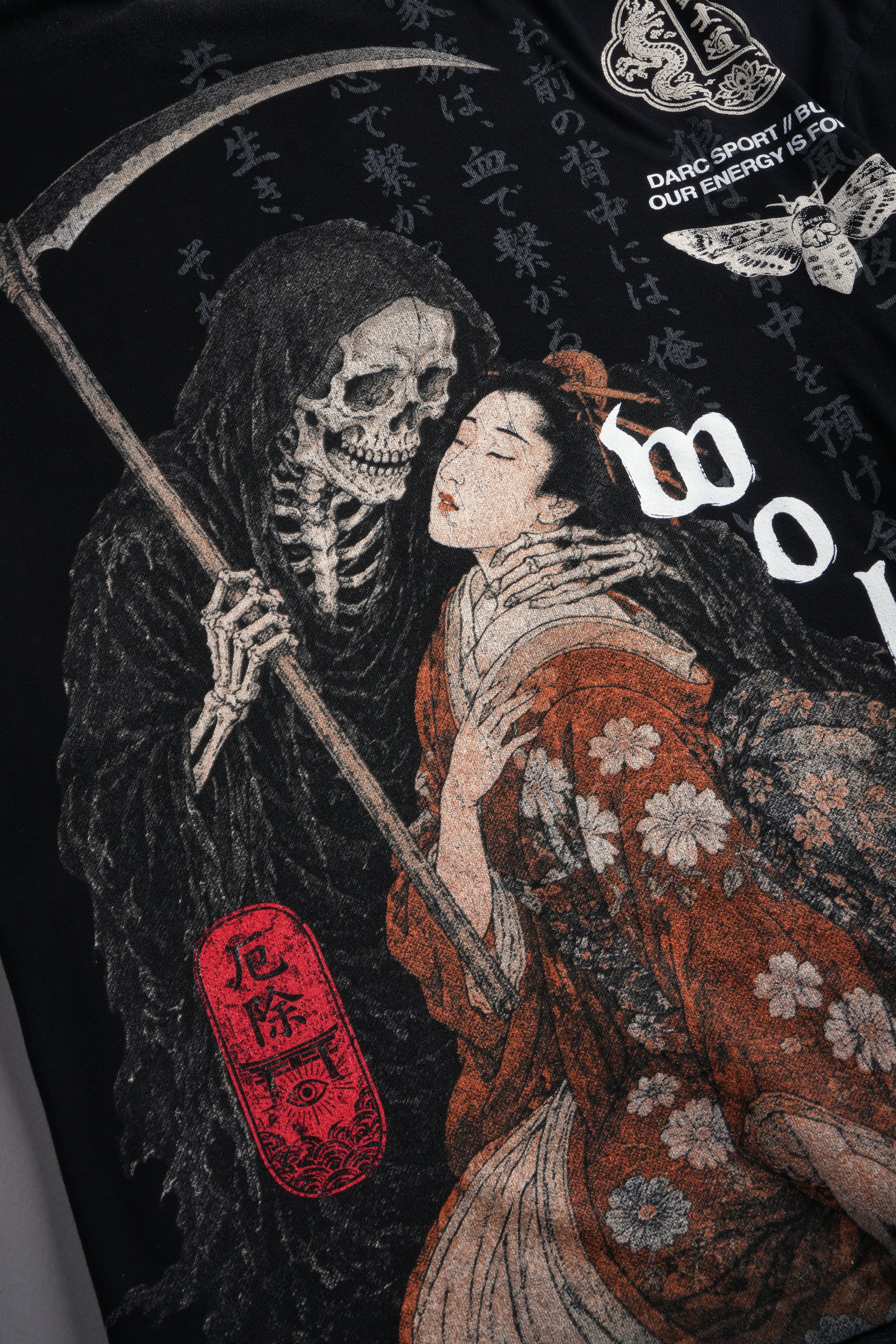 Shinigami'S Embrace Premium Oversized Tee in Black