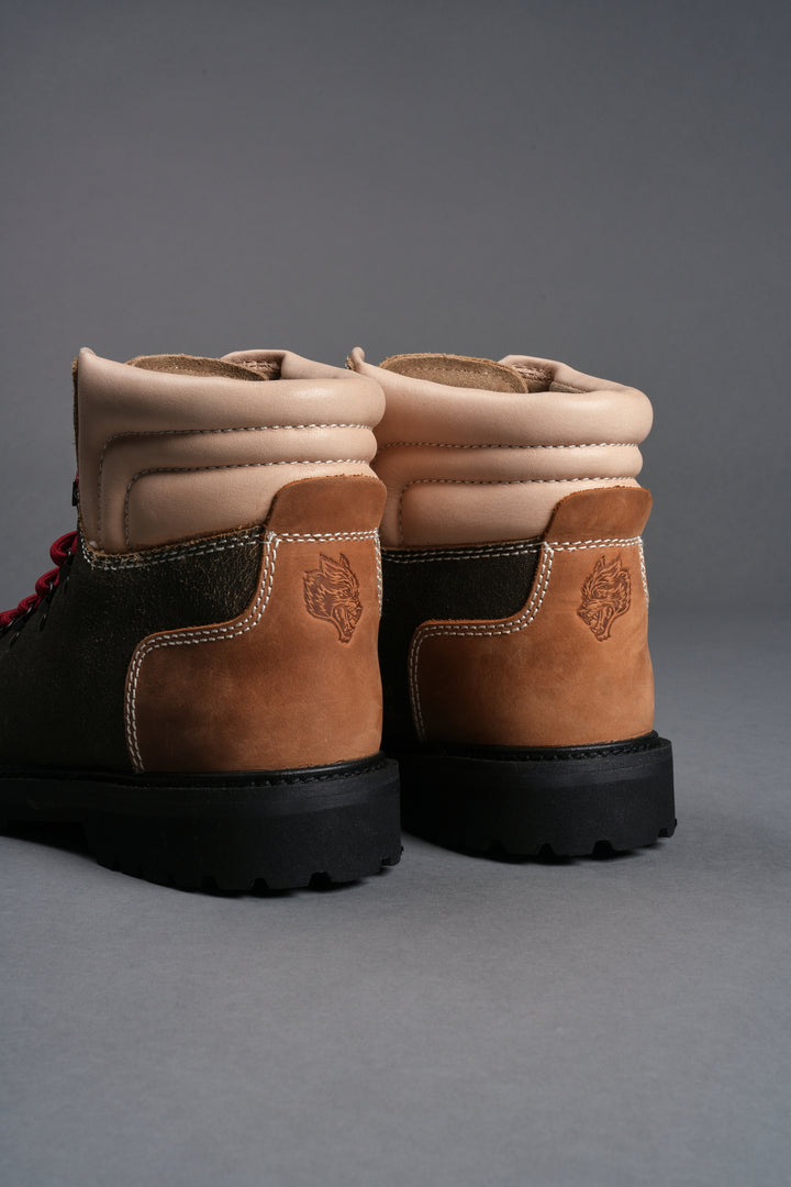 Von Wolf Boots in Brown/Tan
