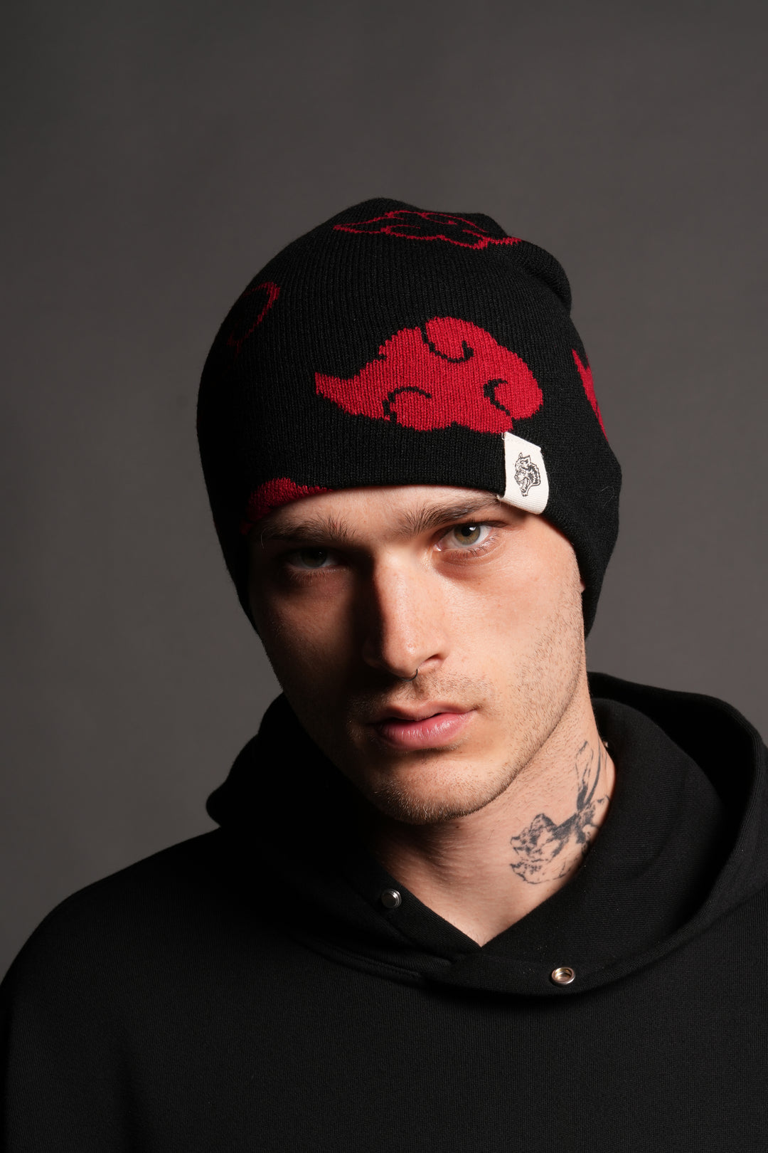 Wolf Clouds Cap Beanie in Black/Red