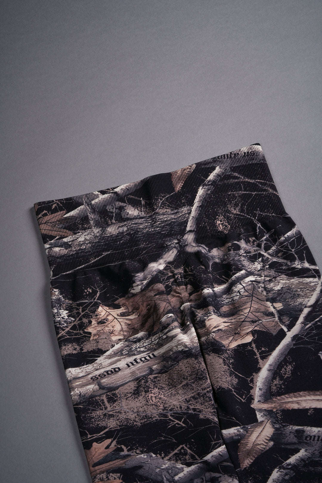 Our Passion "Everson Seamless" Scrunch Leggings in Darc Brown Woodland Camo