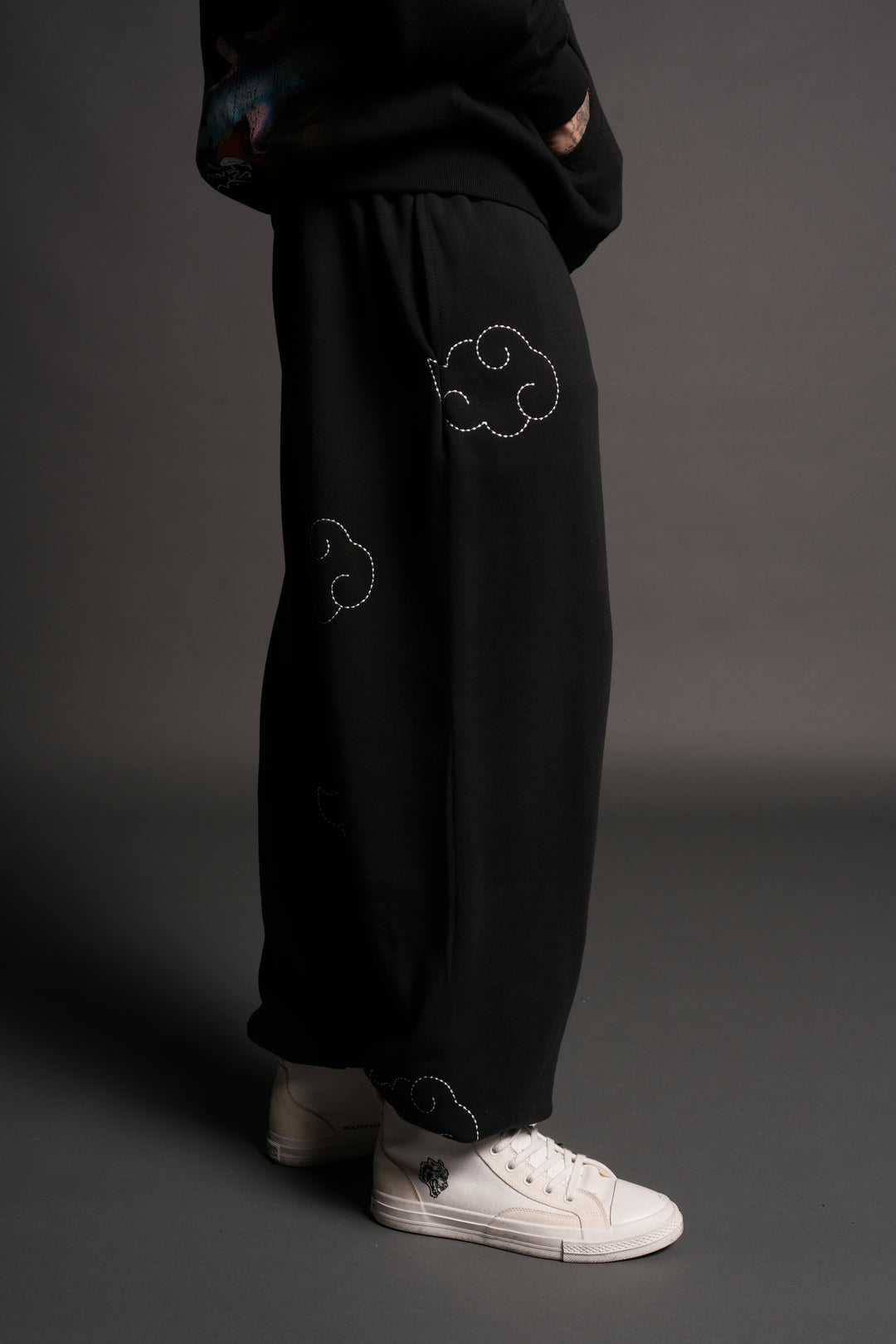 Darc Clouds Lightweight Lounger Sweat Pants in Black
