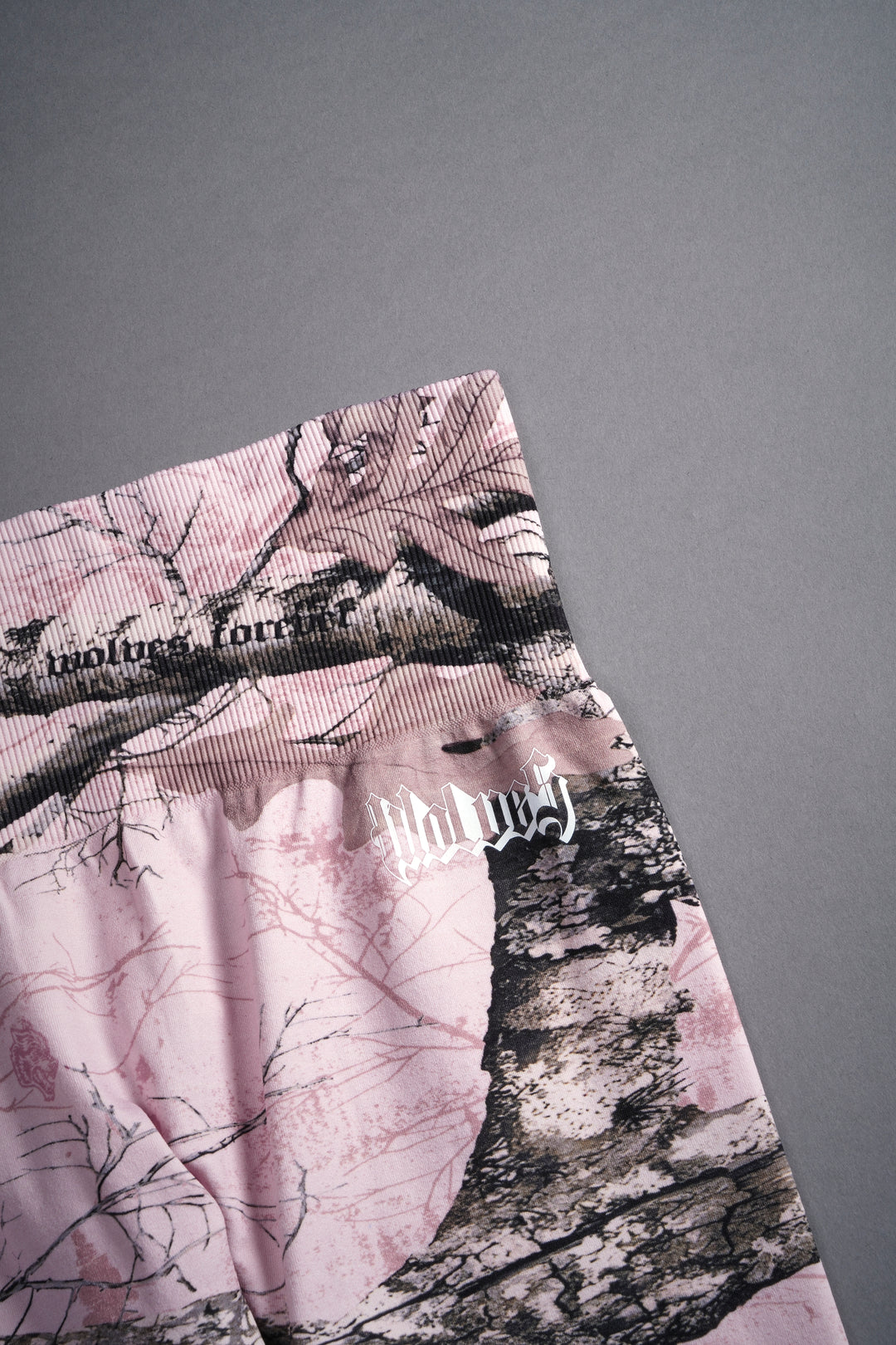 Our Passion "Everson Seamless" Scrunch Leggings in Brown/Light Mauve Woodland Camo