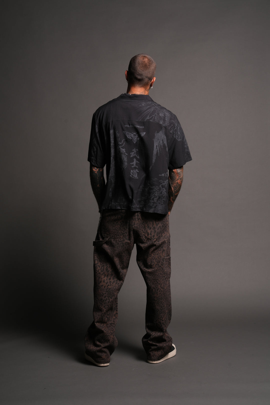 Ronin'S Lament Romero Mid Length Button Up in Black