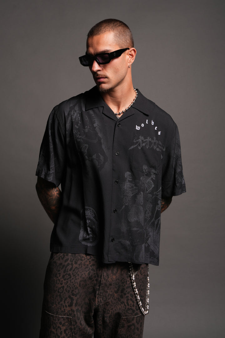 Ronin'S Lament Romero Mid Length Button Up in Black