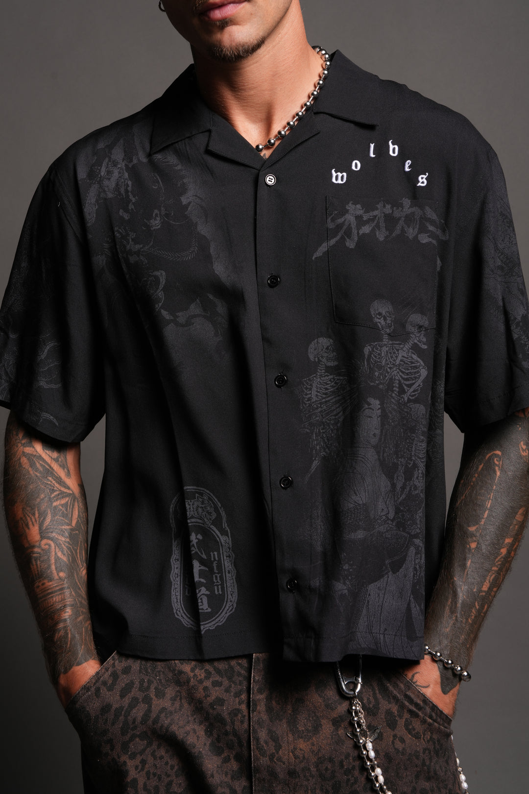 Ronin'S Lament Romero Mid Length Button Up in Black