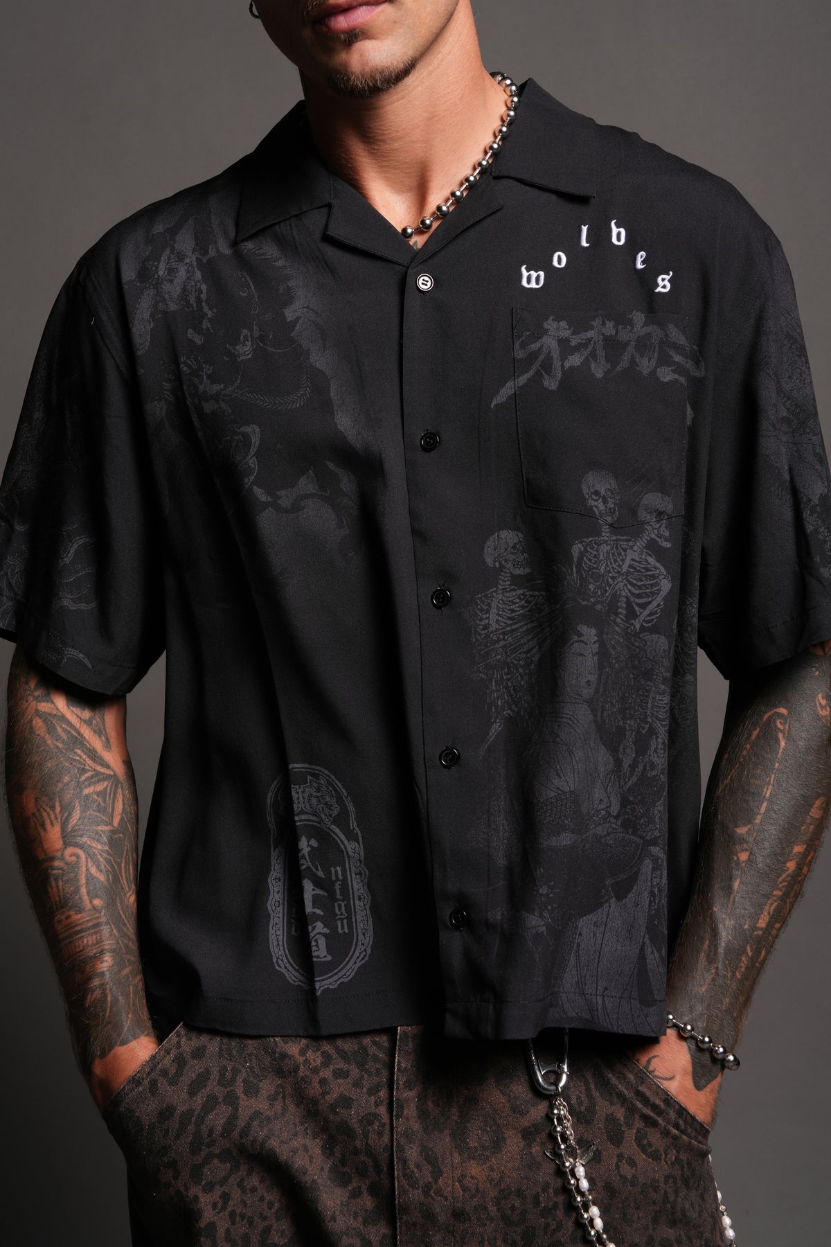 Ronin'S Lament Romero Mid Length Button Up in Black