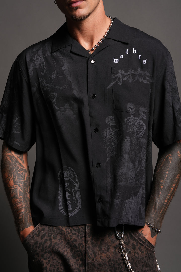 Ronin'S Lament Romero Mid Length Button Up in Black