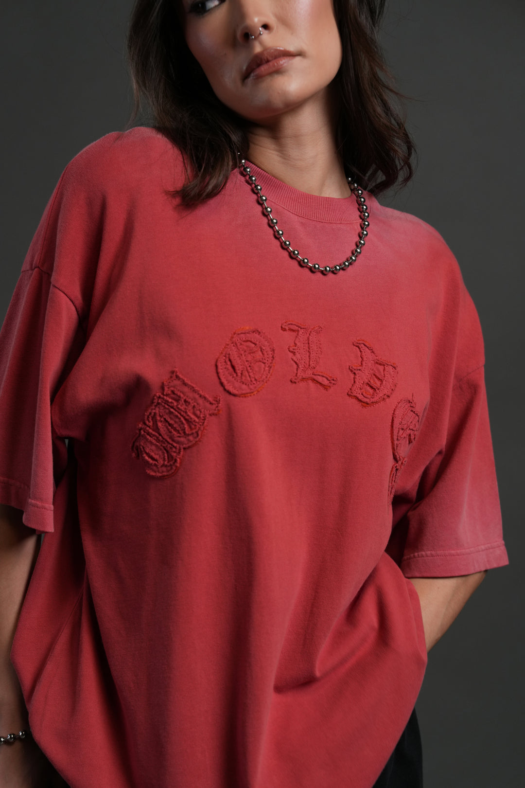Chopper Applique "Pump Cover" Tee in Roman Red Drift Wash