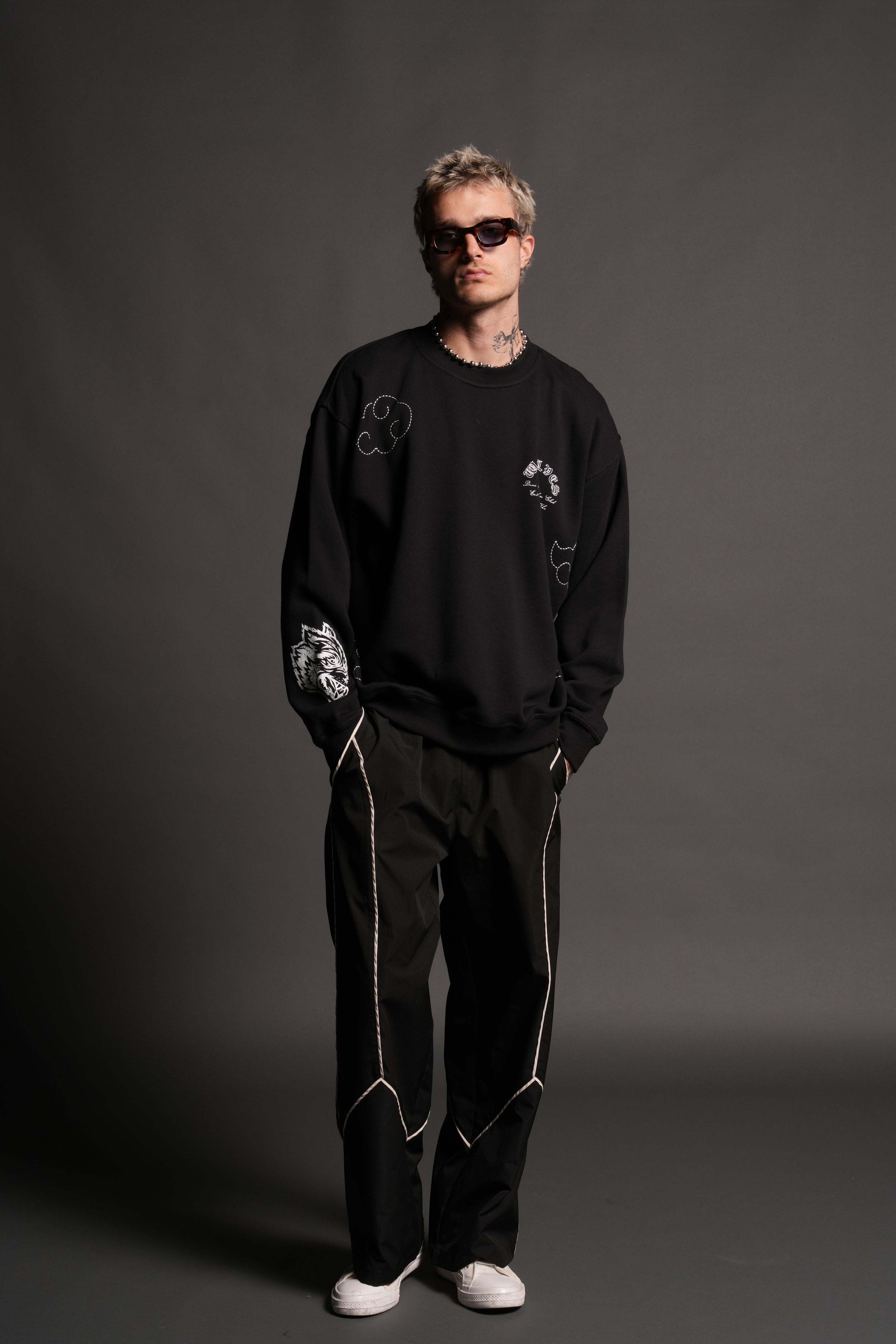 Darc Clouds London Crewneck in Black