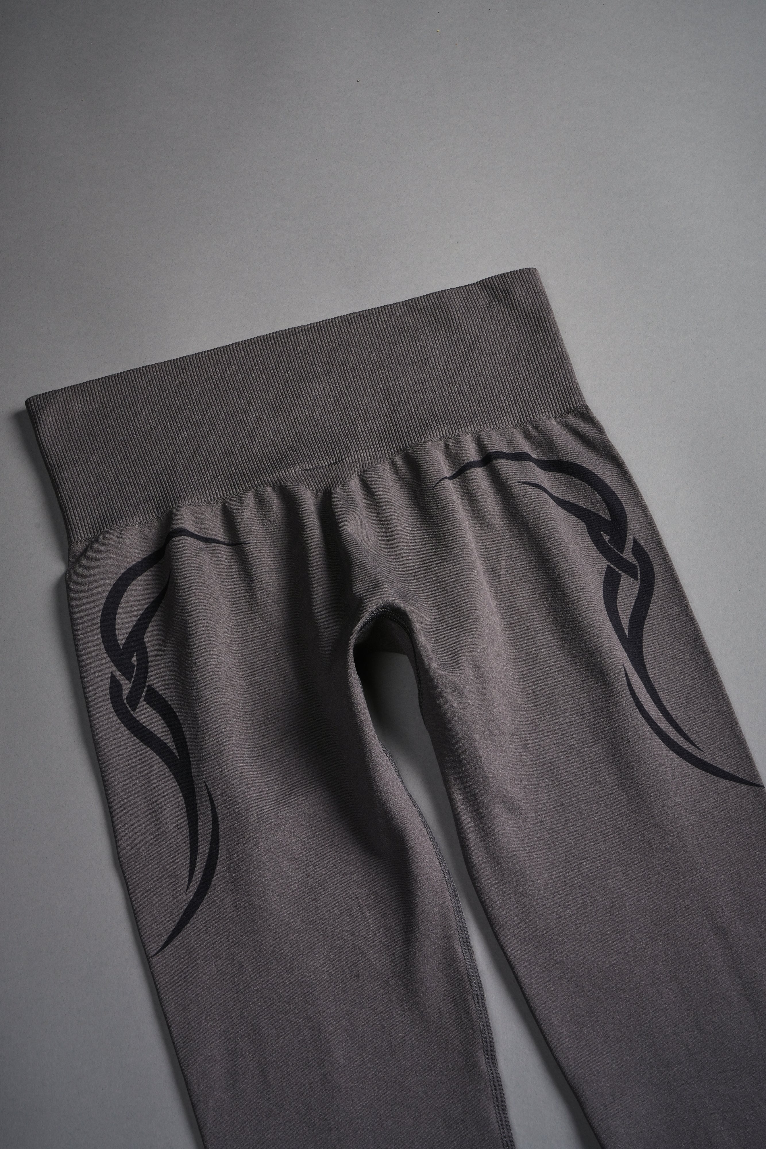 Finite Code Loyalty "Everson Seamless" Leggings in Wolf Gray