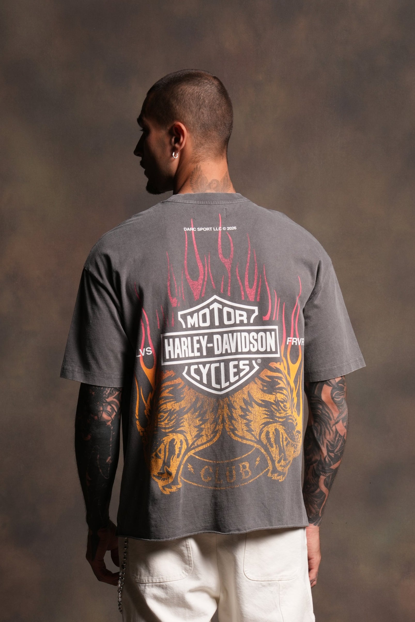 Rising Sun Grunge Mid Length Raw Hem Tee in Slate Gray
