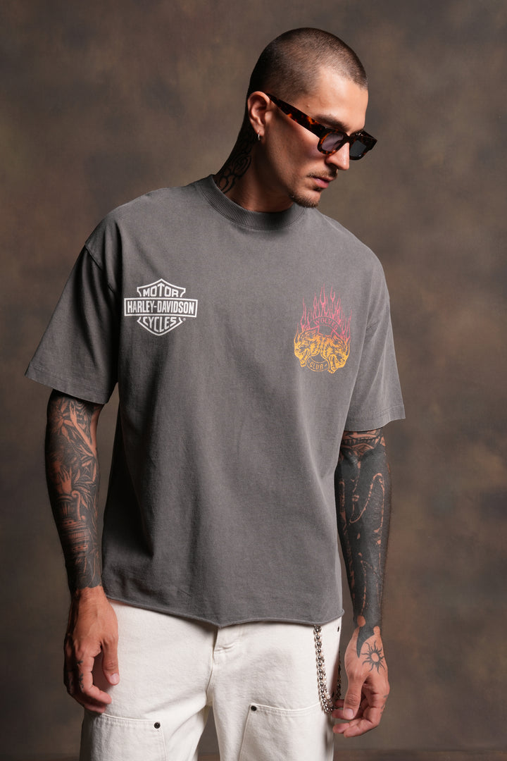 Rising Sun Grunge Mid Length Raw Hem Tee in Slate Gray