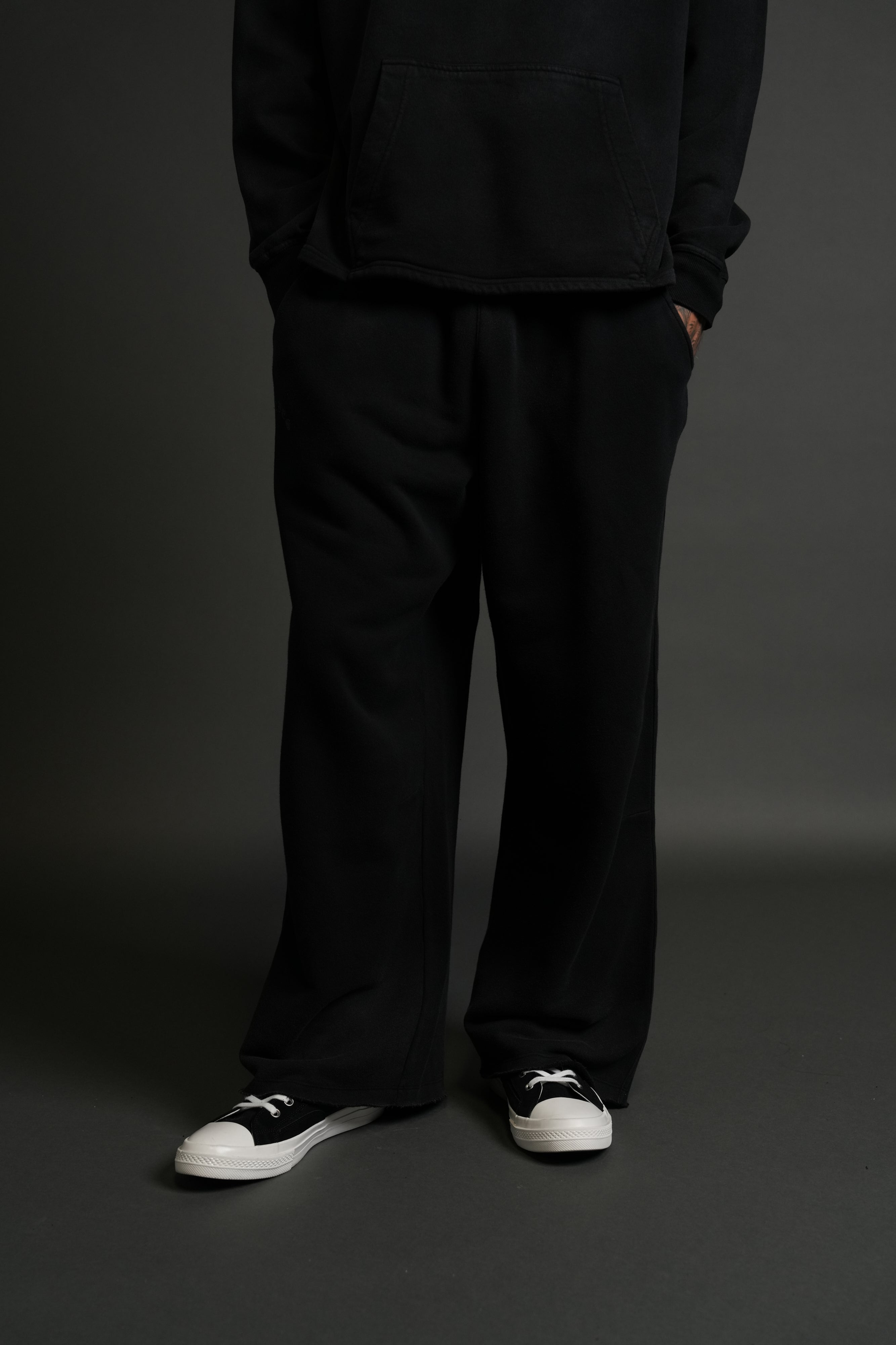 Darc Wandering Moaty Sweat Pants in Black Drift Wash