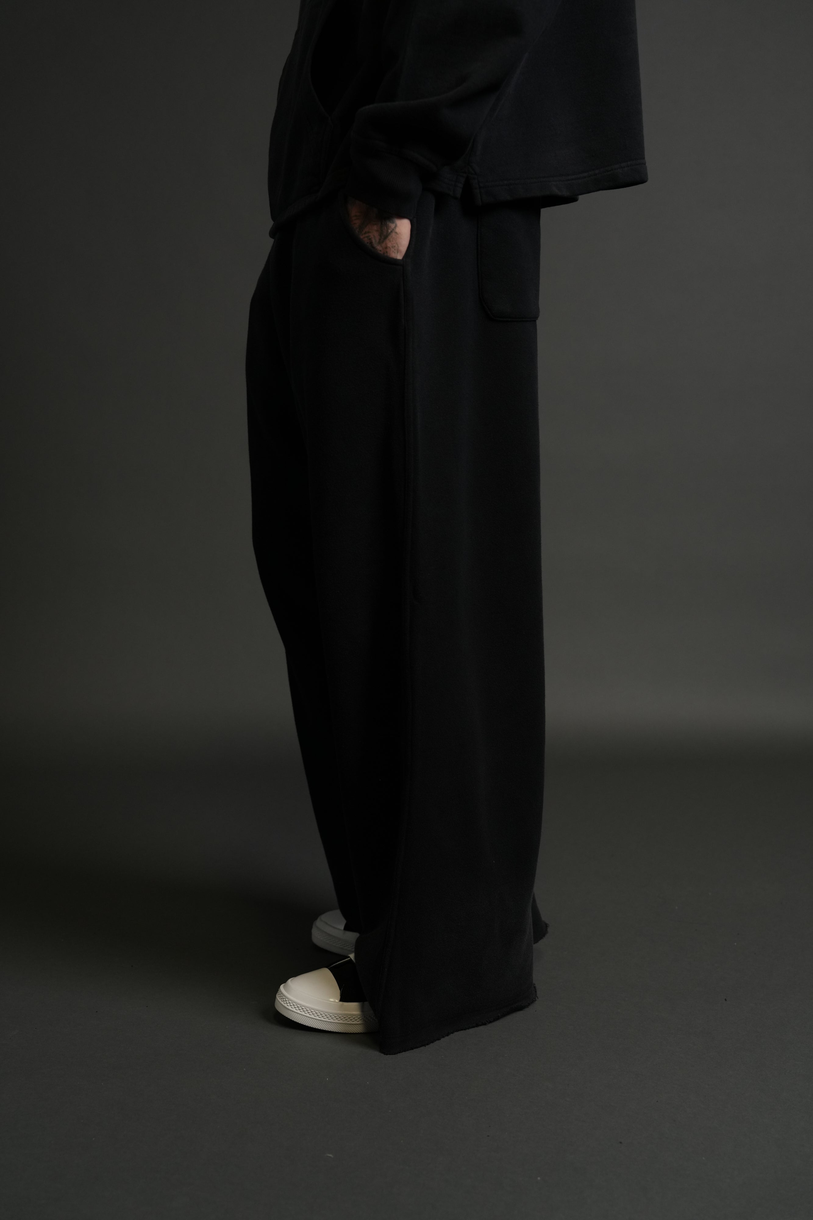 Darc Wandering Moaty Sweat Pants in Black Drift Wash