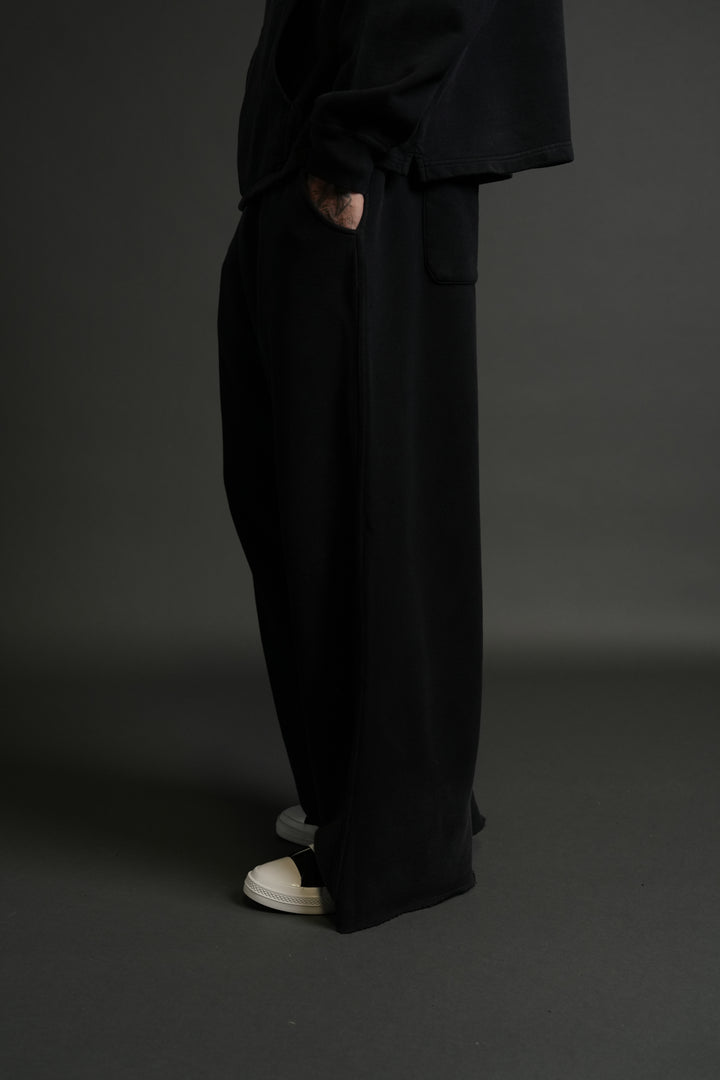 Darc Wandering Moaty Sweat Pants in Black Drift Wash