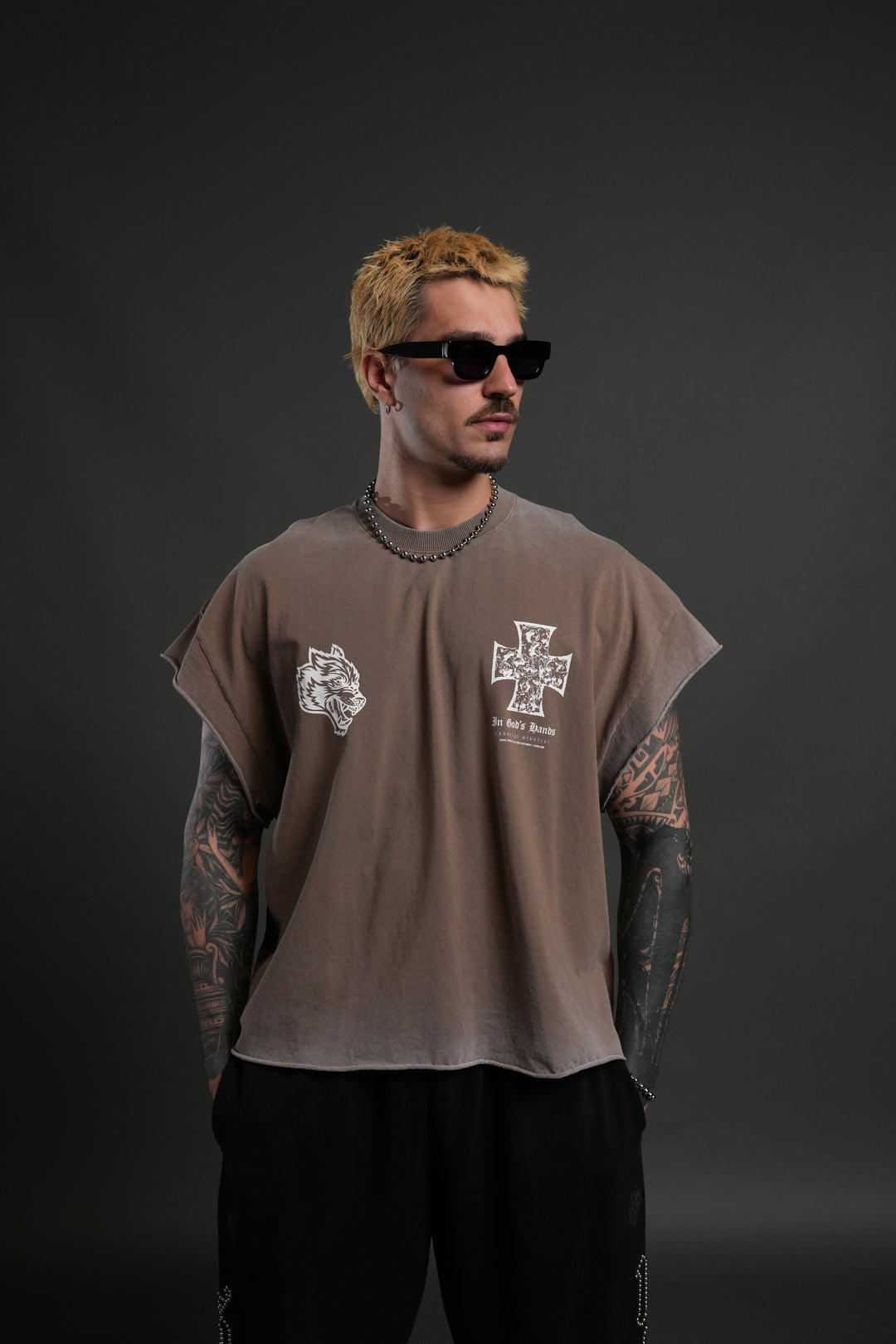 Iron Wolf Pack Grunge Cut-Off Tee in Mojave Brown