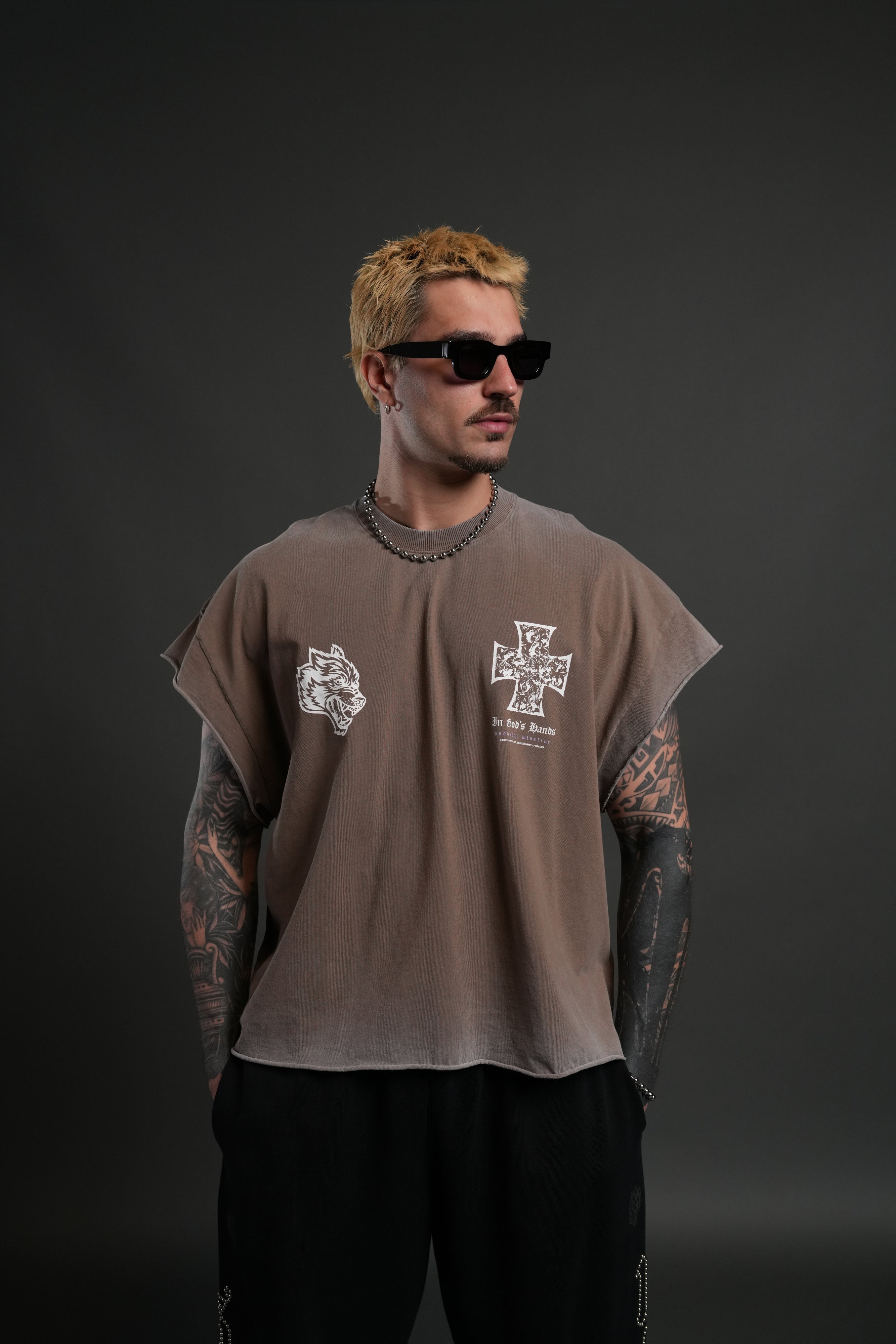 Iron Wolf Pack Grunge Cut-Off Tee in Mojave Brown