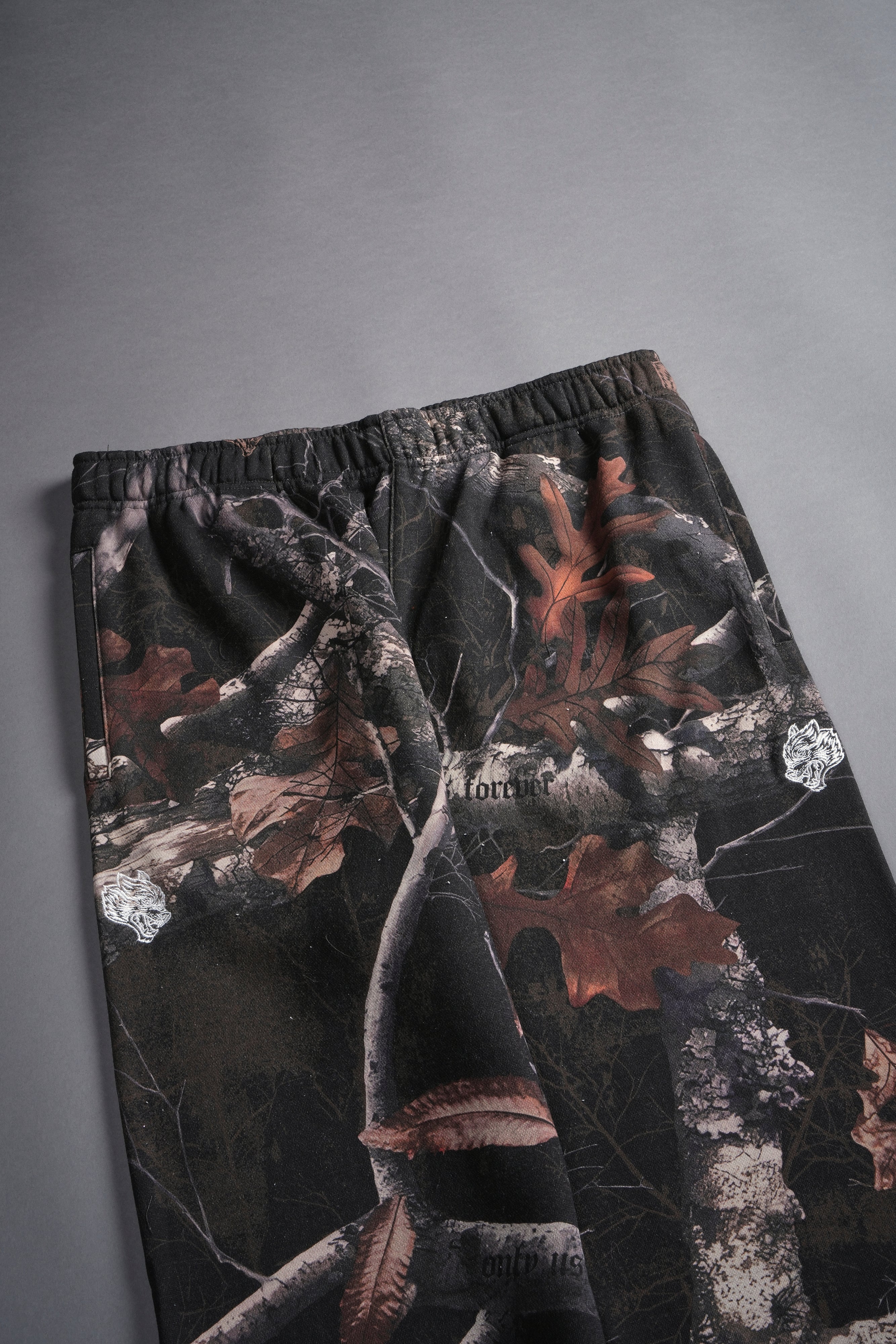 Dual Post Lounge Sweats in Darc Brown Woodland Camo