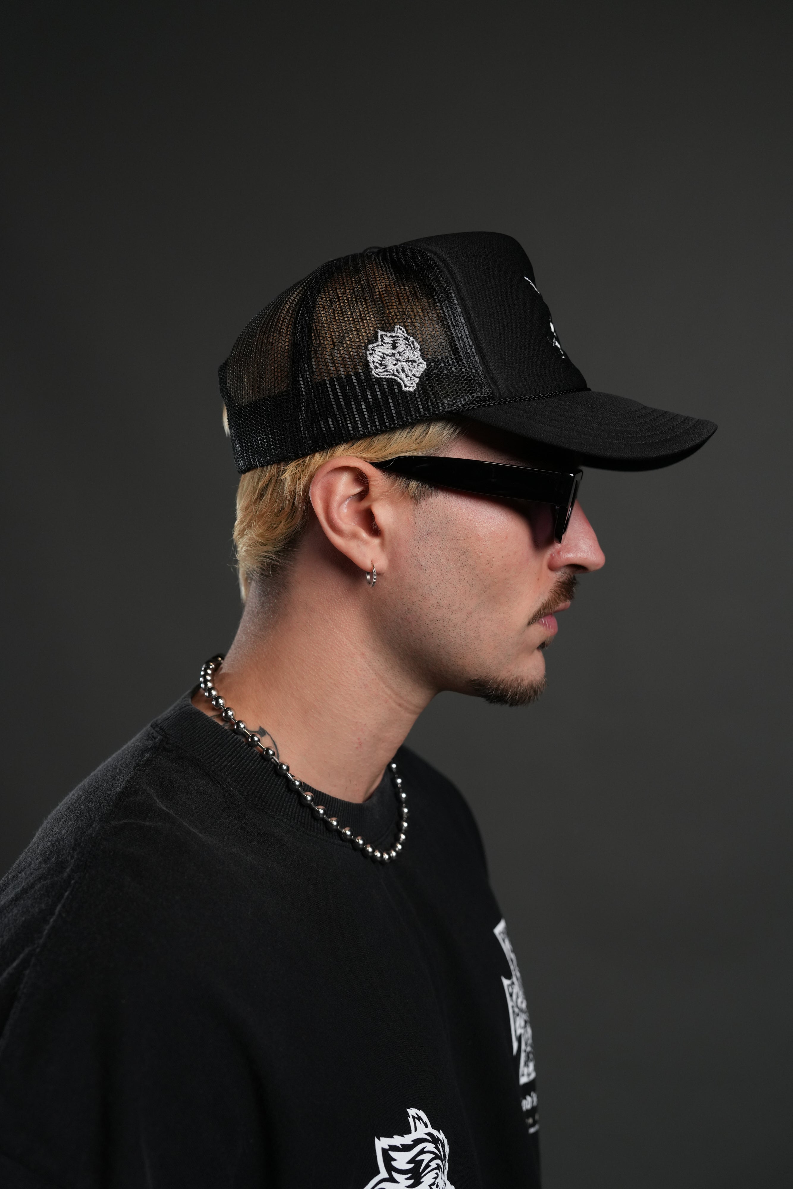 Cherub and the Skull Trucker Hat in Black