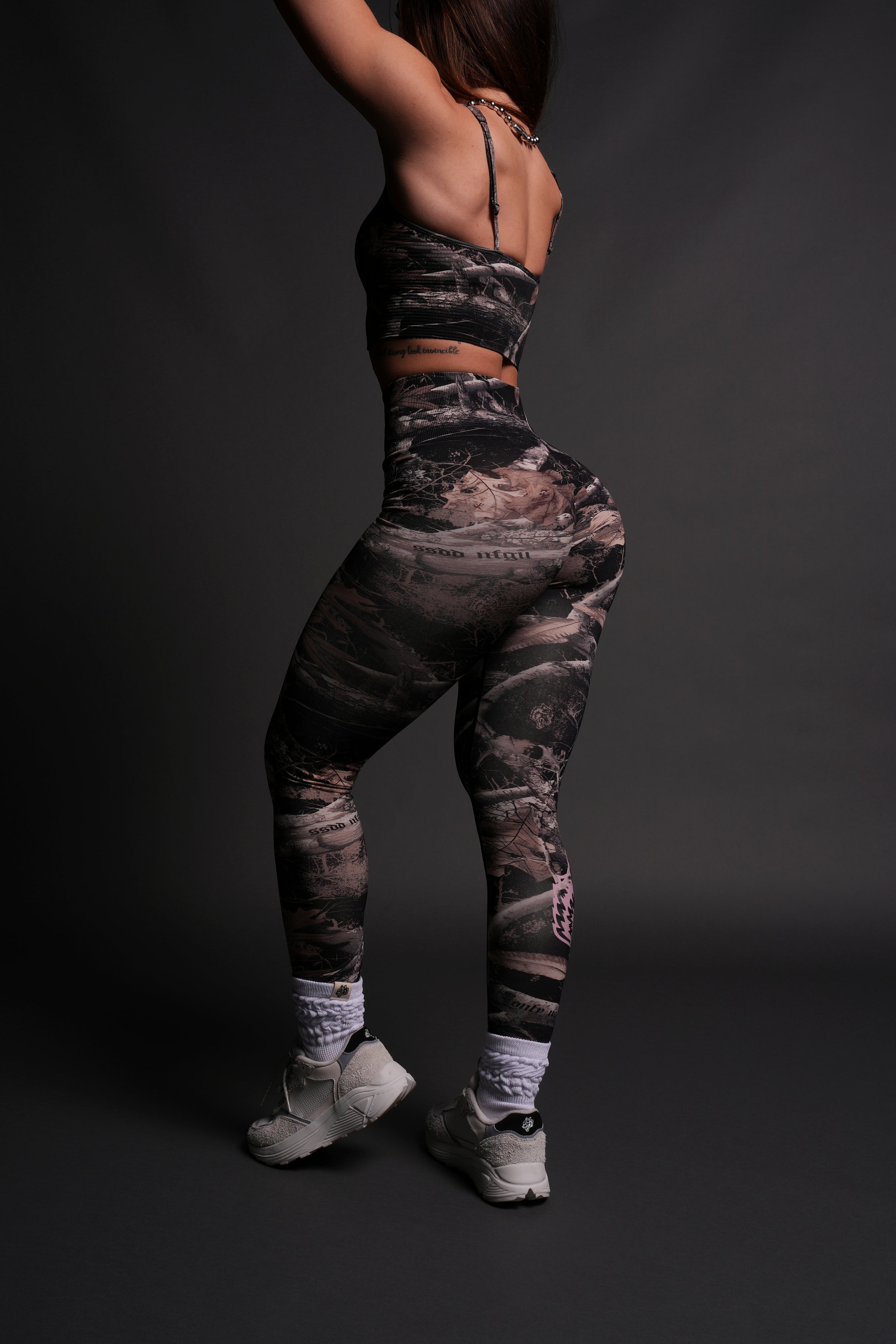 Our Passion "Everson Seamless" Scrunch Leggings in Darc Brown Woodland Camo