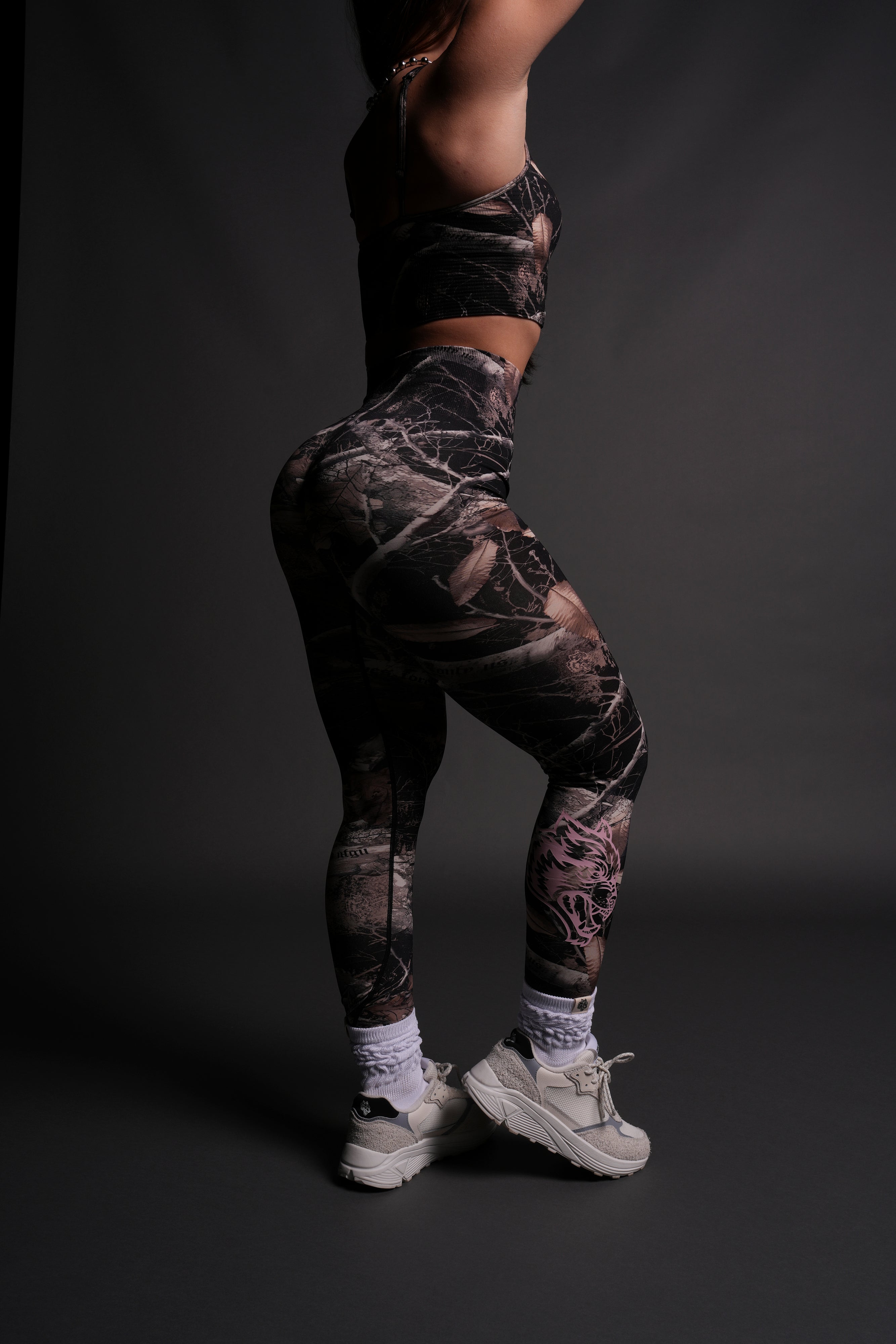 Our Passion "Everson Seamless" Scrunch Leggings in Darc Brown Woodland Camo