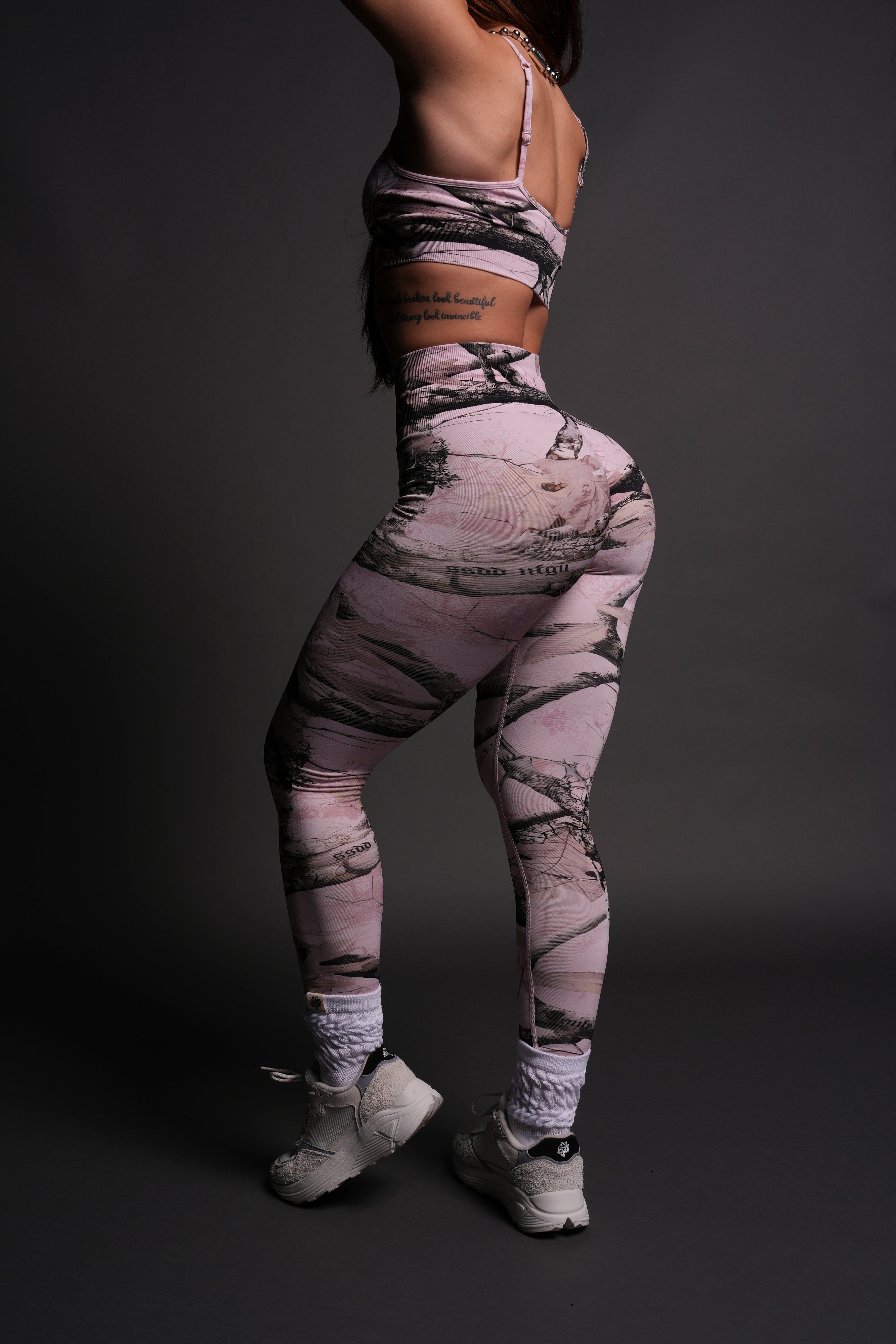 Our Passion "Everson Seamless" Scrunch Leggings in Brown/Light Mauve Woodland Camo