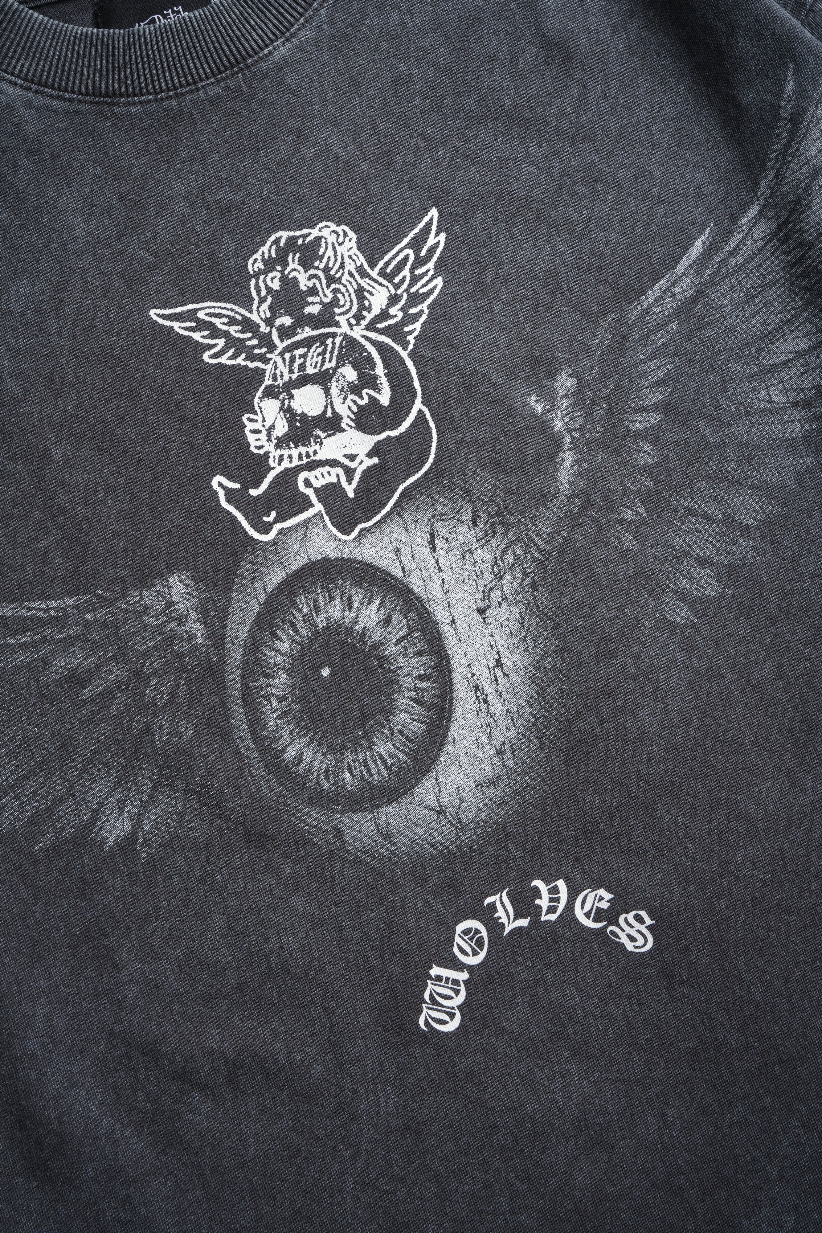 Flight Club Distressed Grunge Mid-Length Raw Hem Tee in Wolf Gray