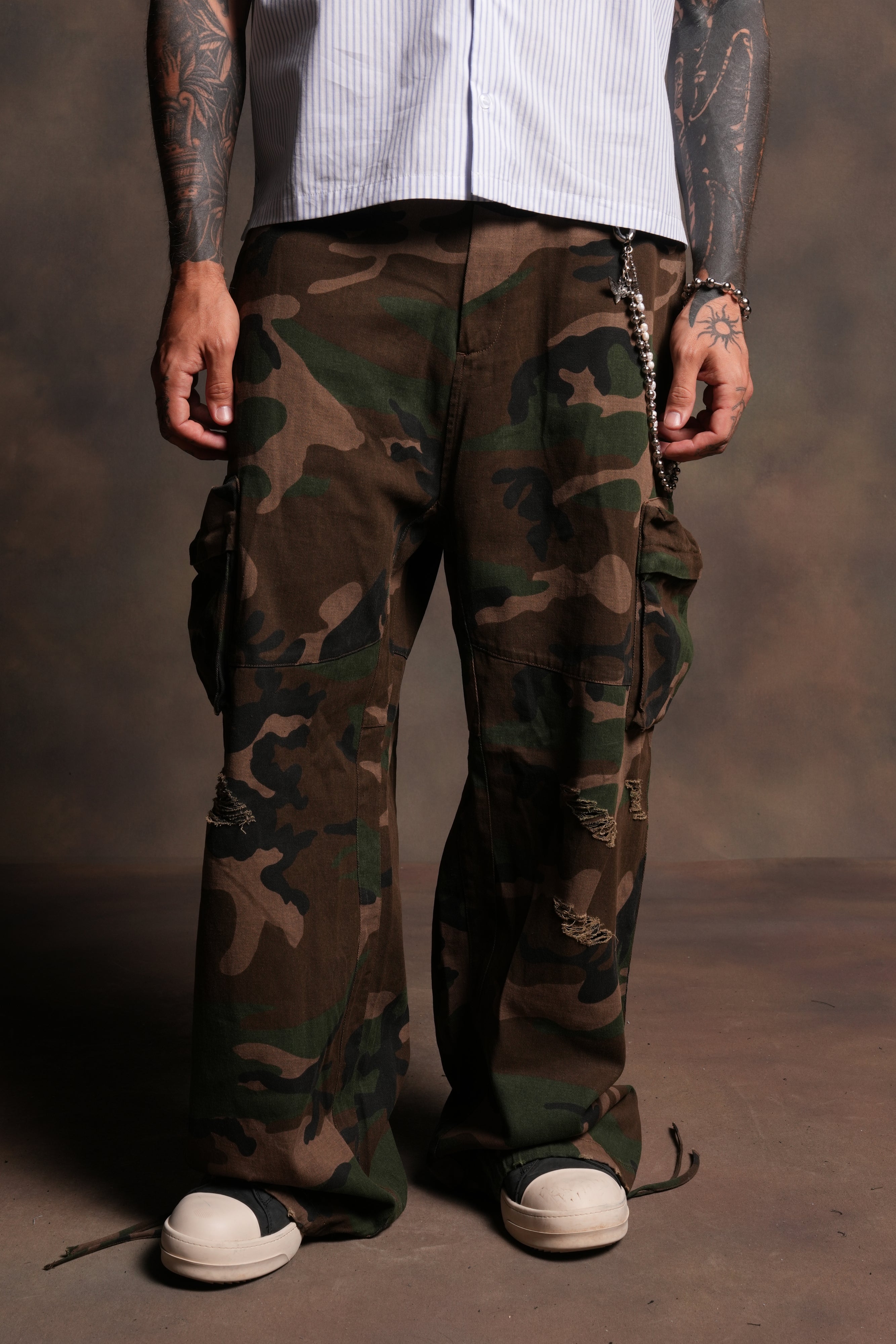 Wolf Chopper Duke Cargo Pants in Woodland Camo