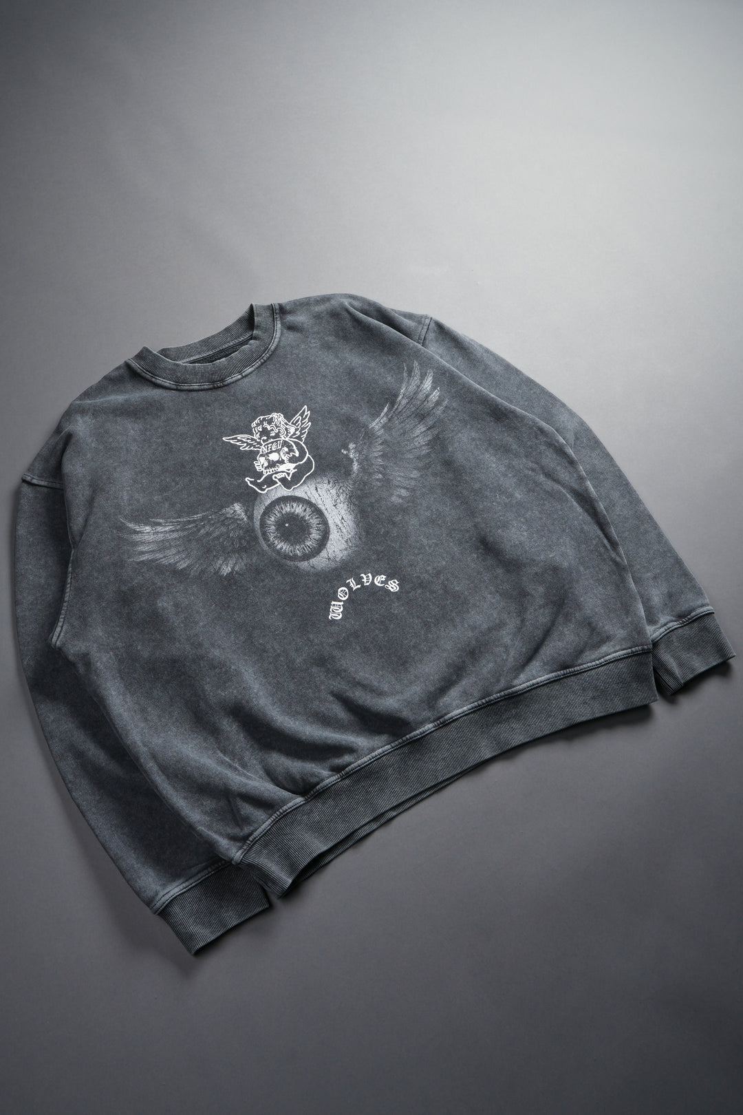 Flight Club London Crewneck in Wolf Gray
