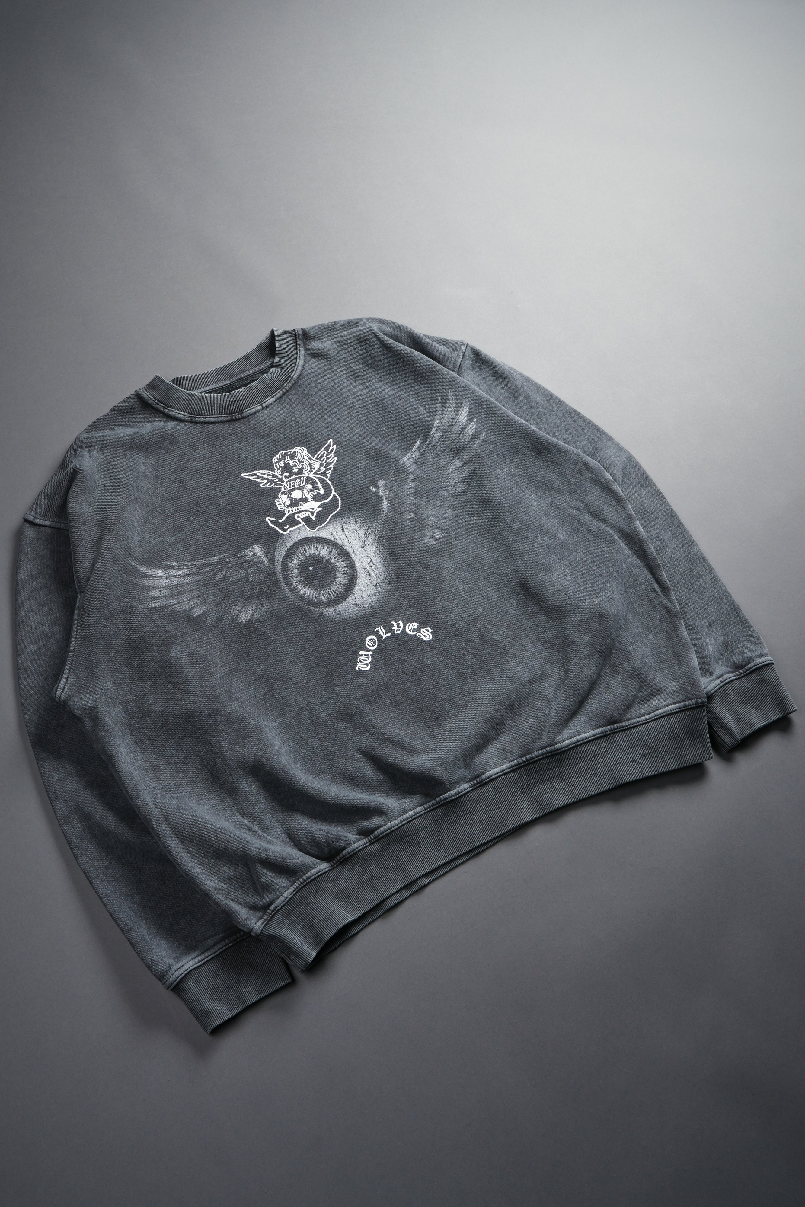 Flight Club London Crewneck in Wolf Gray